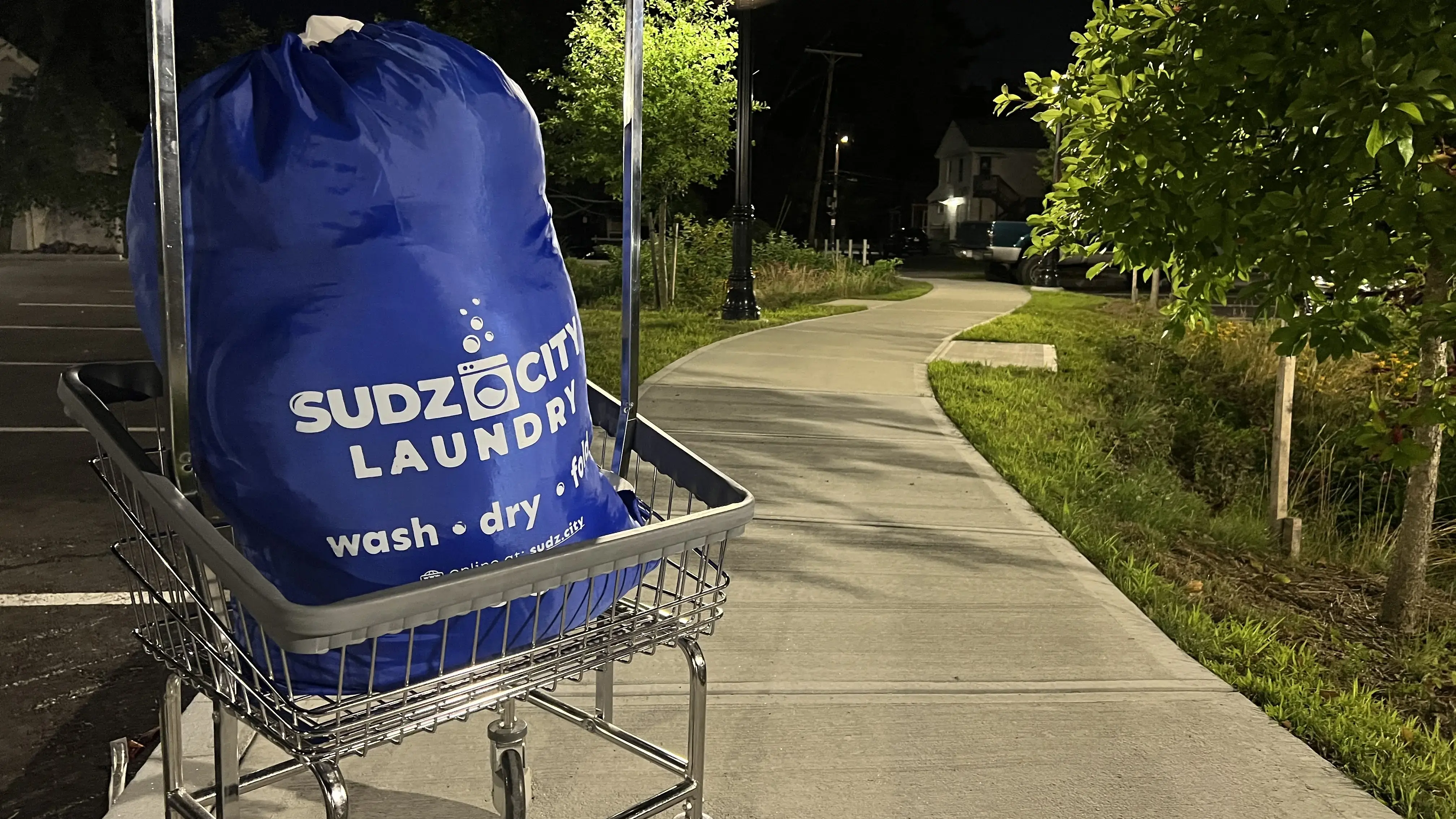 Sudz City Laundry thumbnail 8