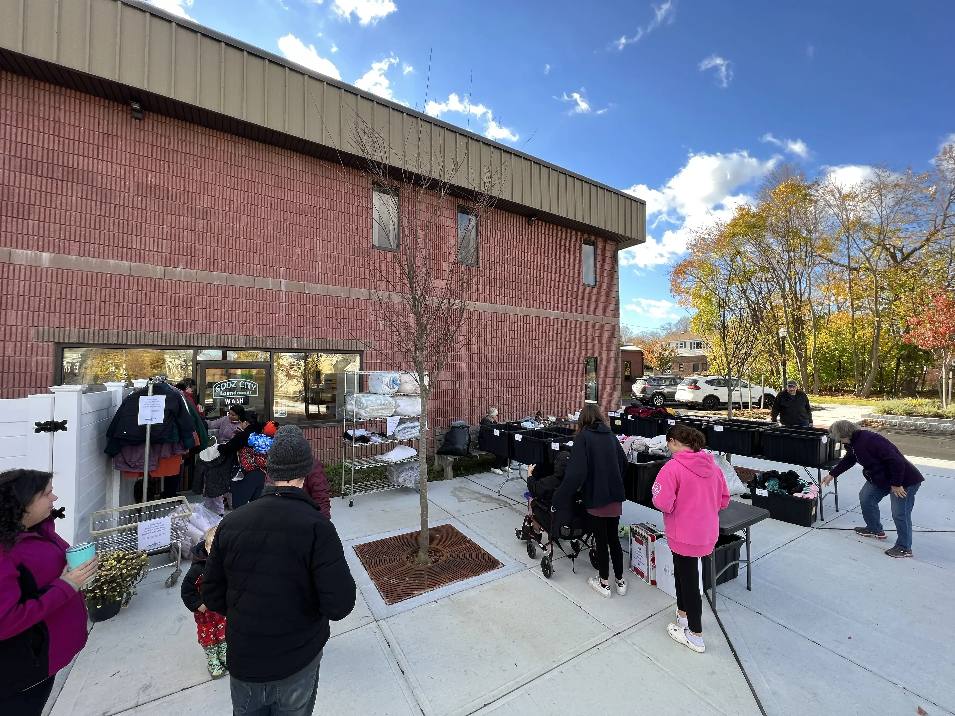 Sudz City Laundry thumbnail 7