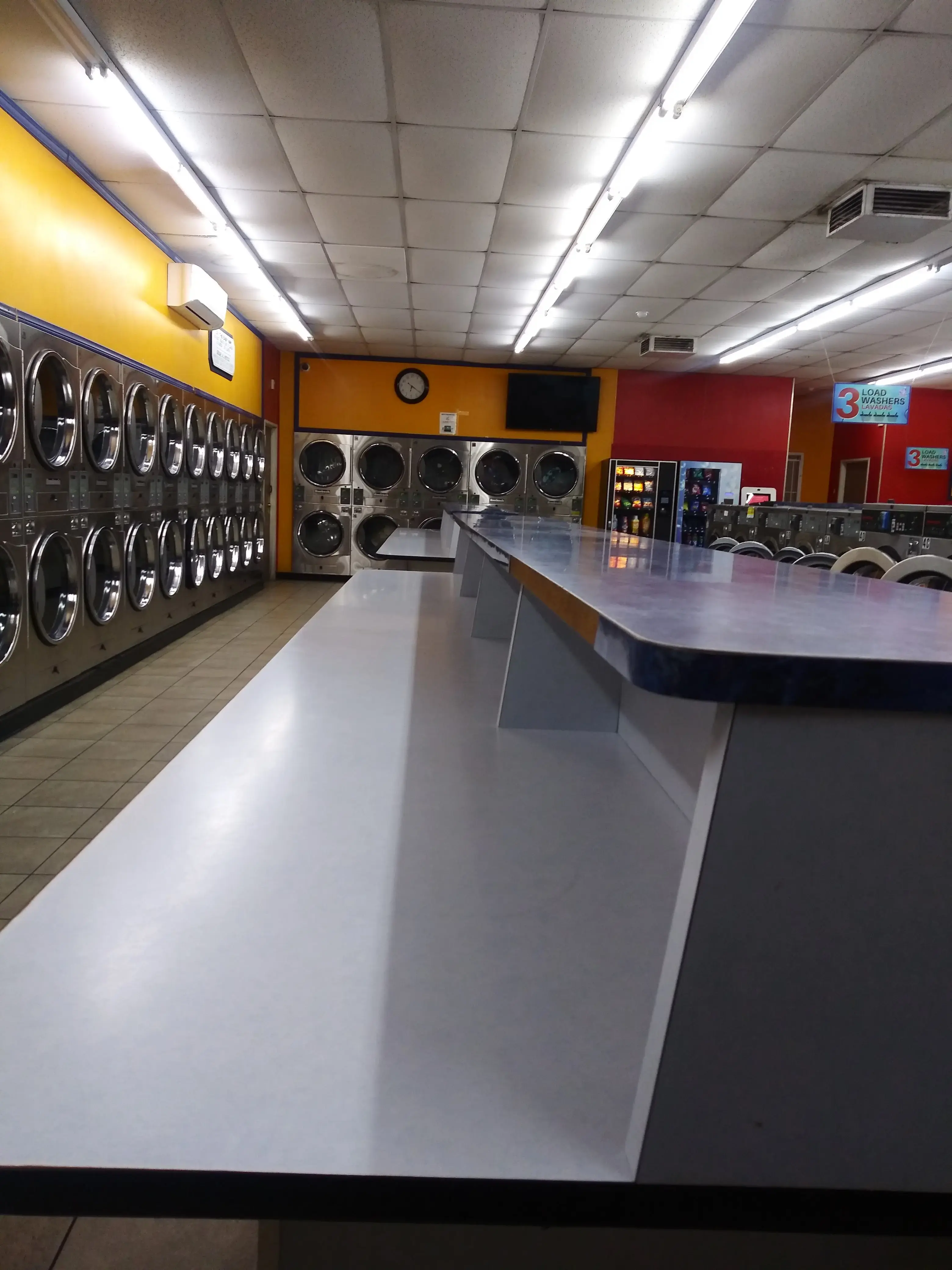 Sudz Coin Laundry - Image 19