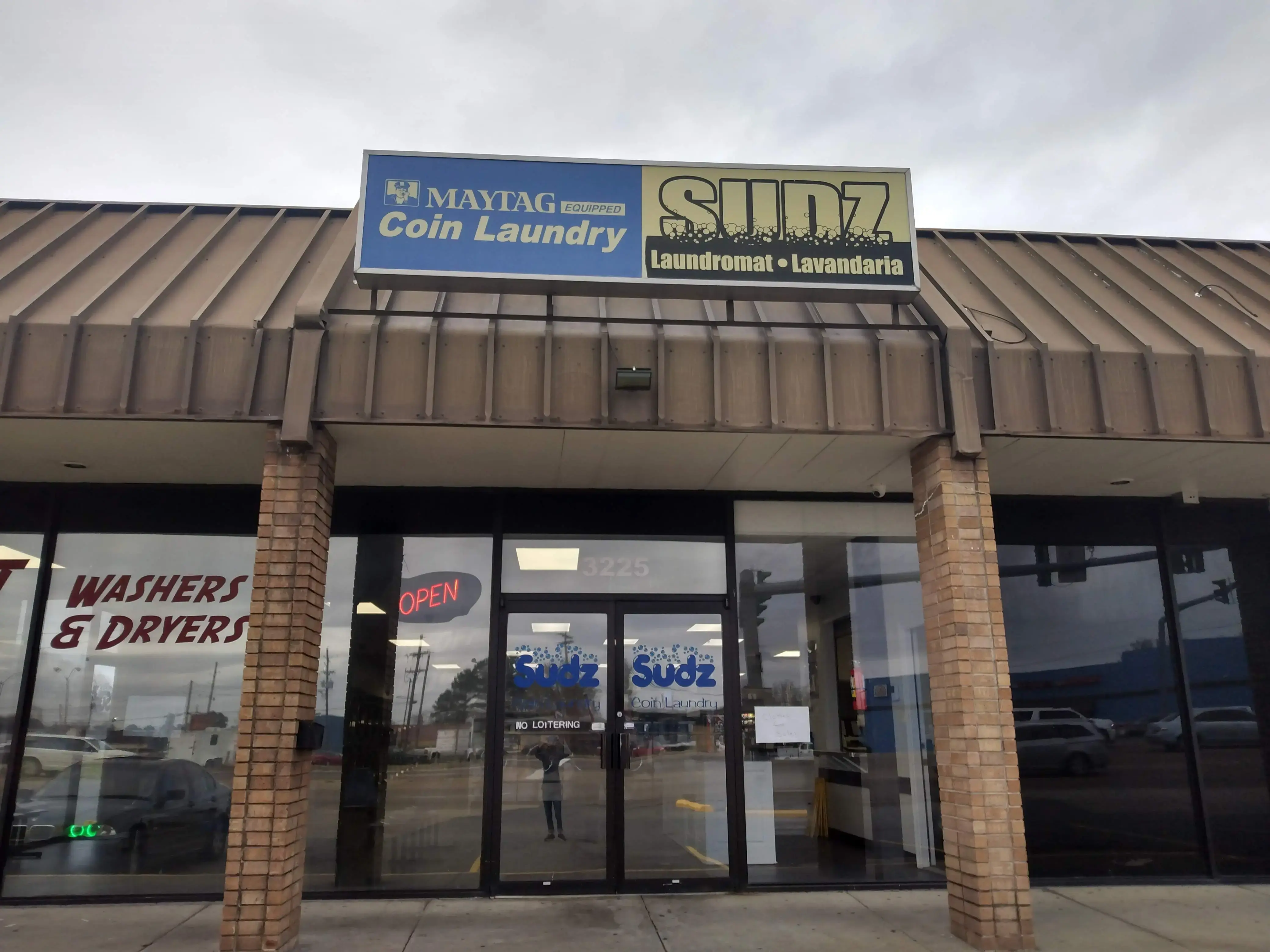 Sudz Coin Laundry thumbnail 3