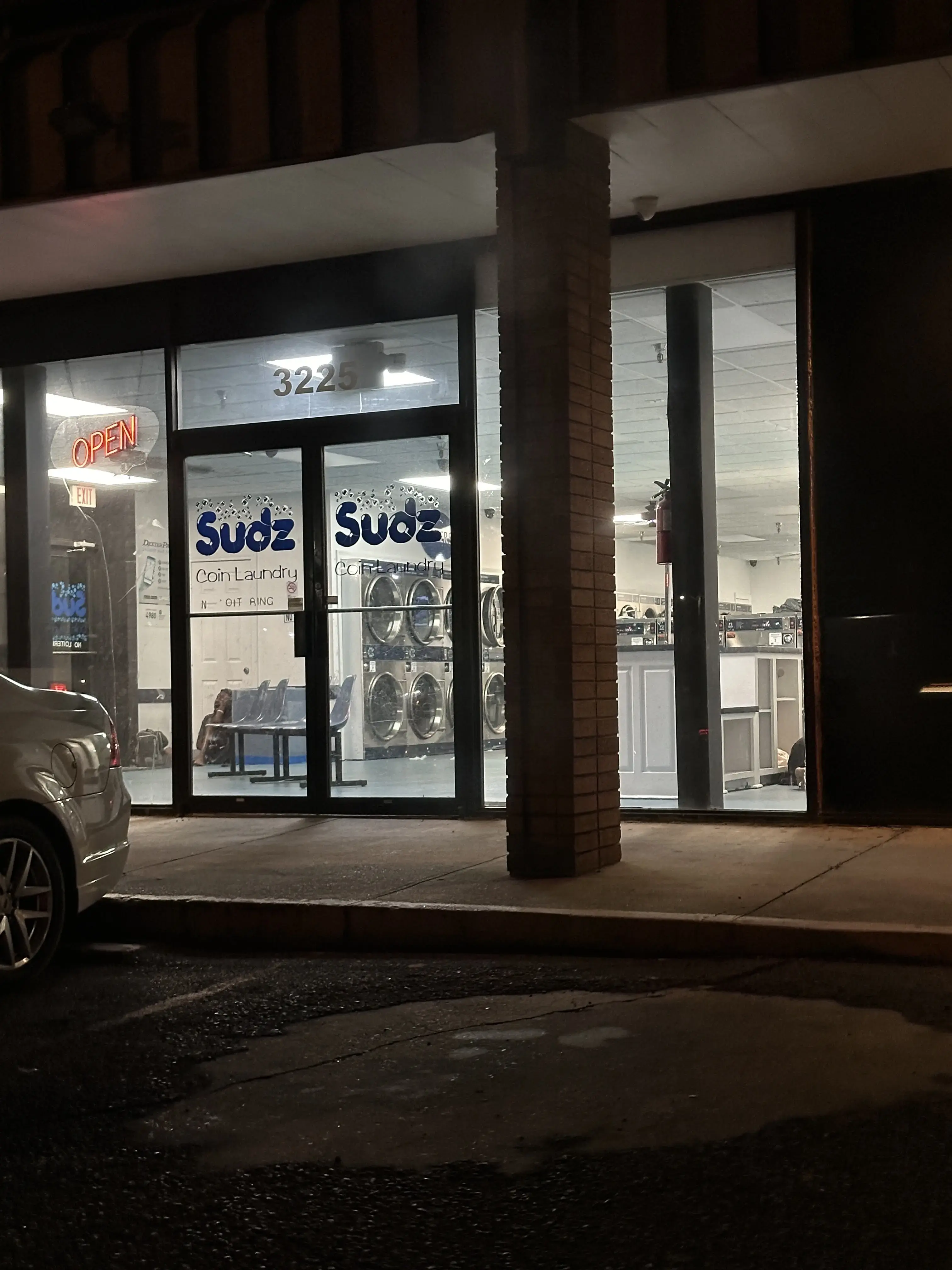 Sudz Coin Laundry thumbnail 5