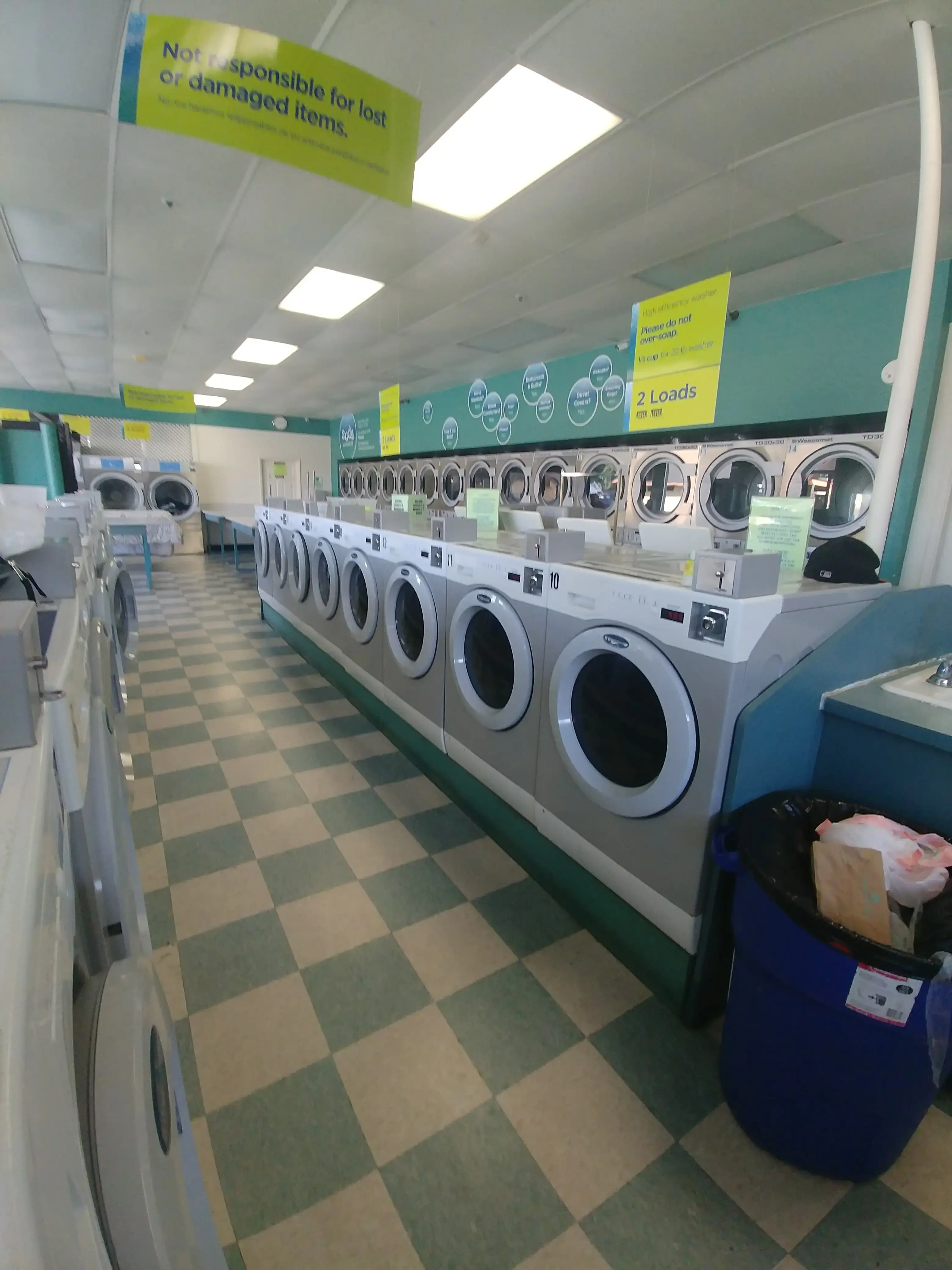 Sudz Laundrette - Image 13