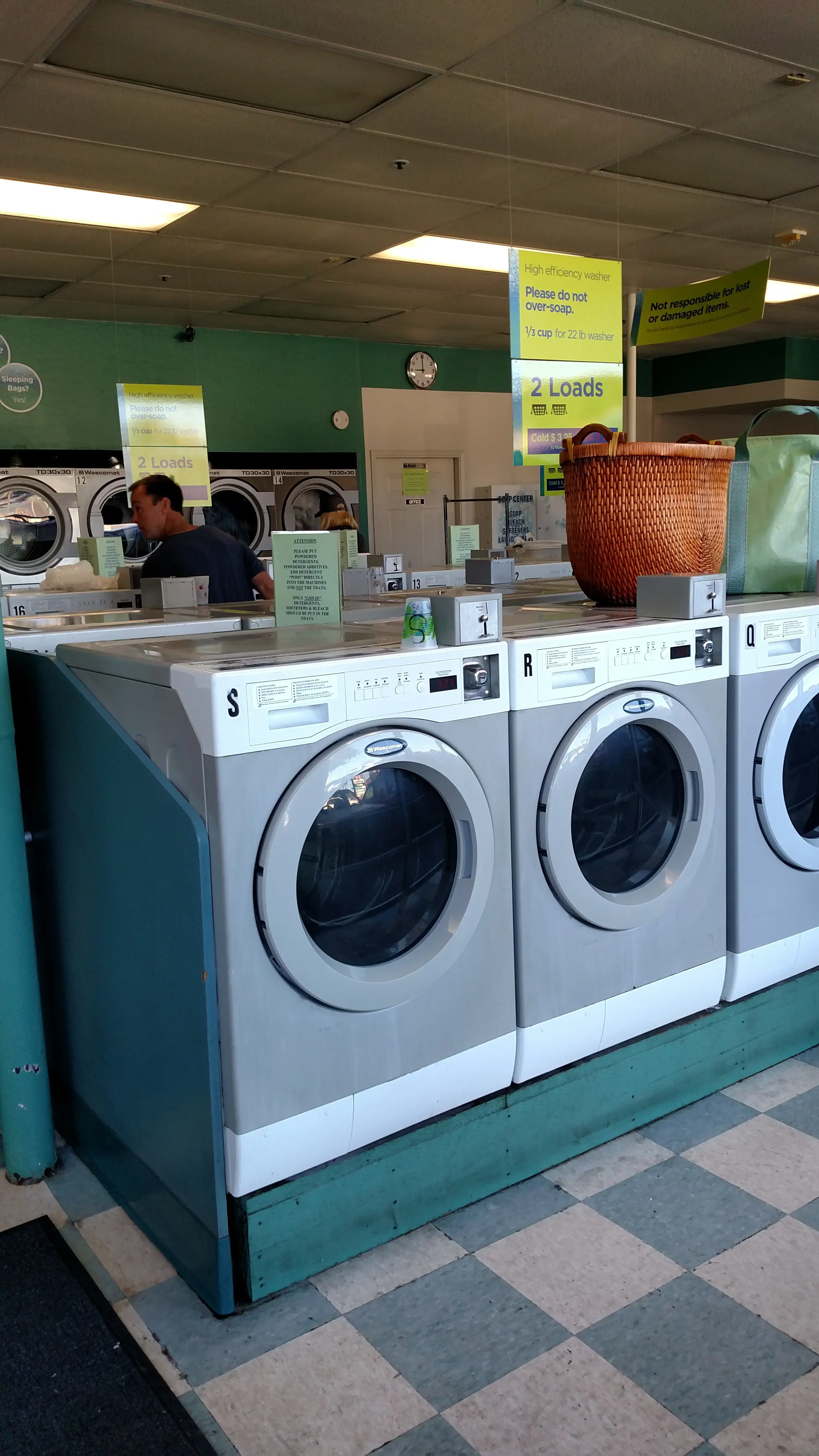 Sudz Laundrette thumbnail 15