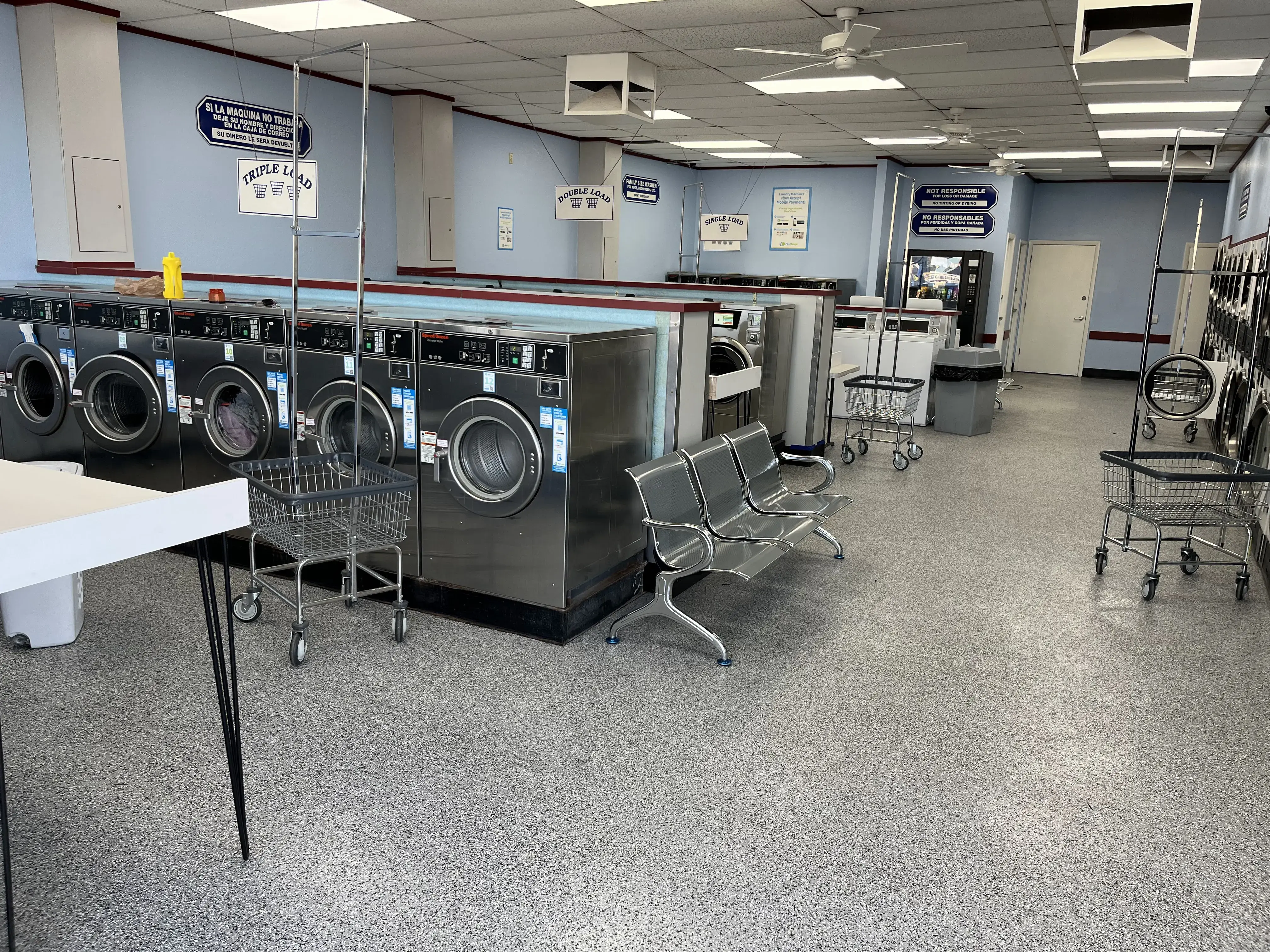 Sudz Laundromat - Image 1