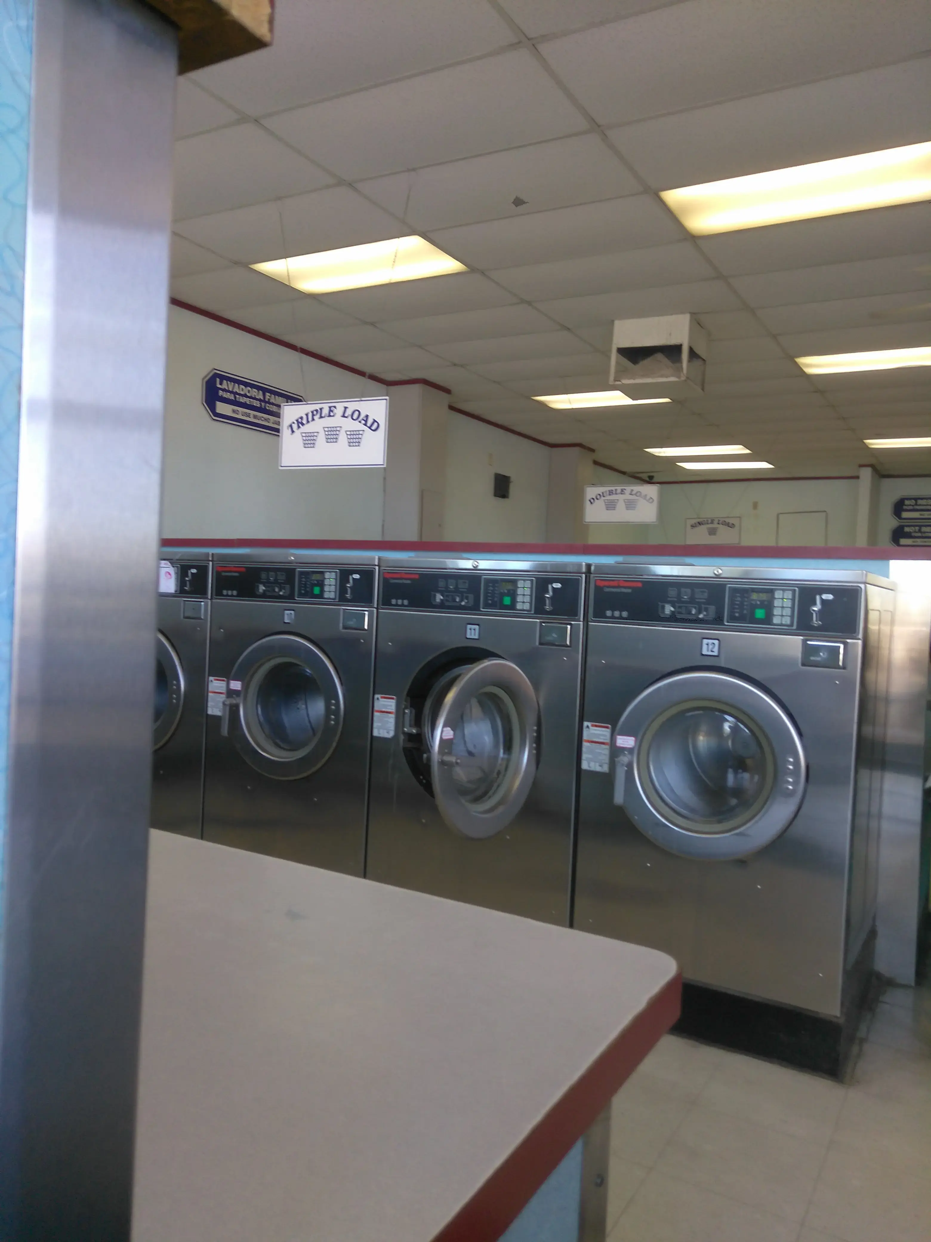 Sudz Laundromat - Image 15