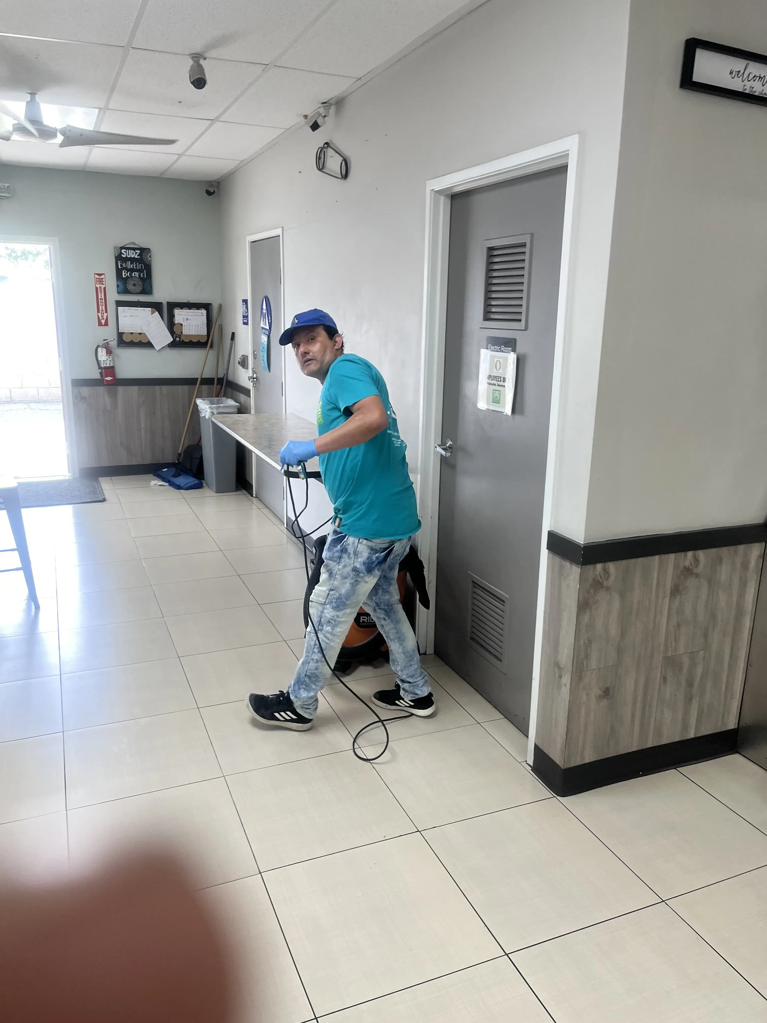 Sudz Laundry House - Image 16