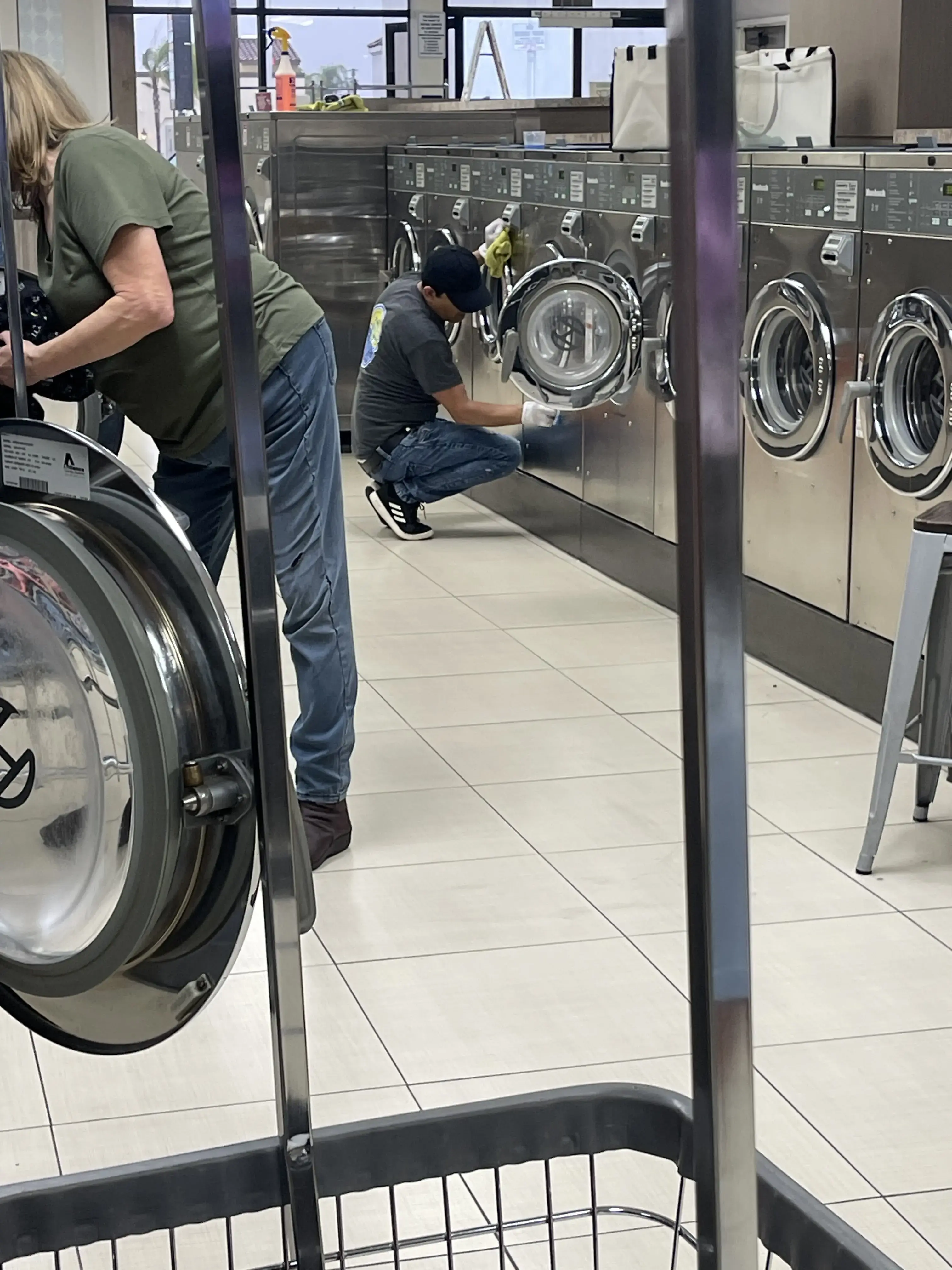 Sudz Laundry House thumbnail 15