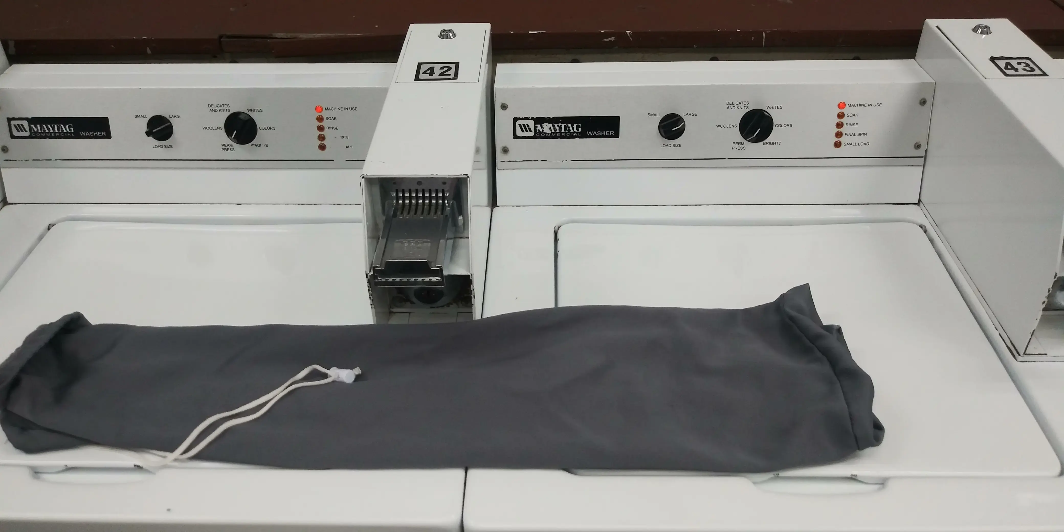 SUDZ WASH Laundromat- Granite City thumbnail 17