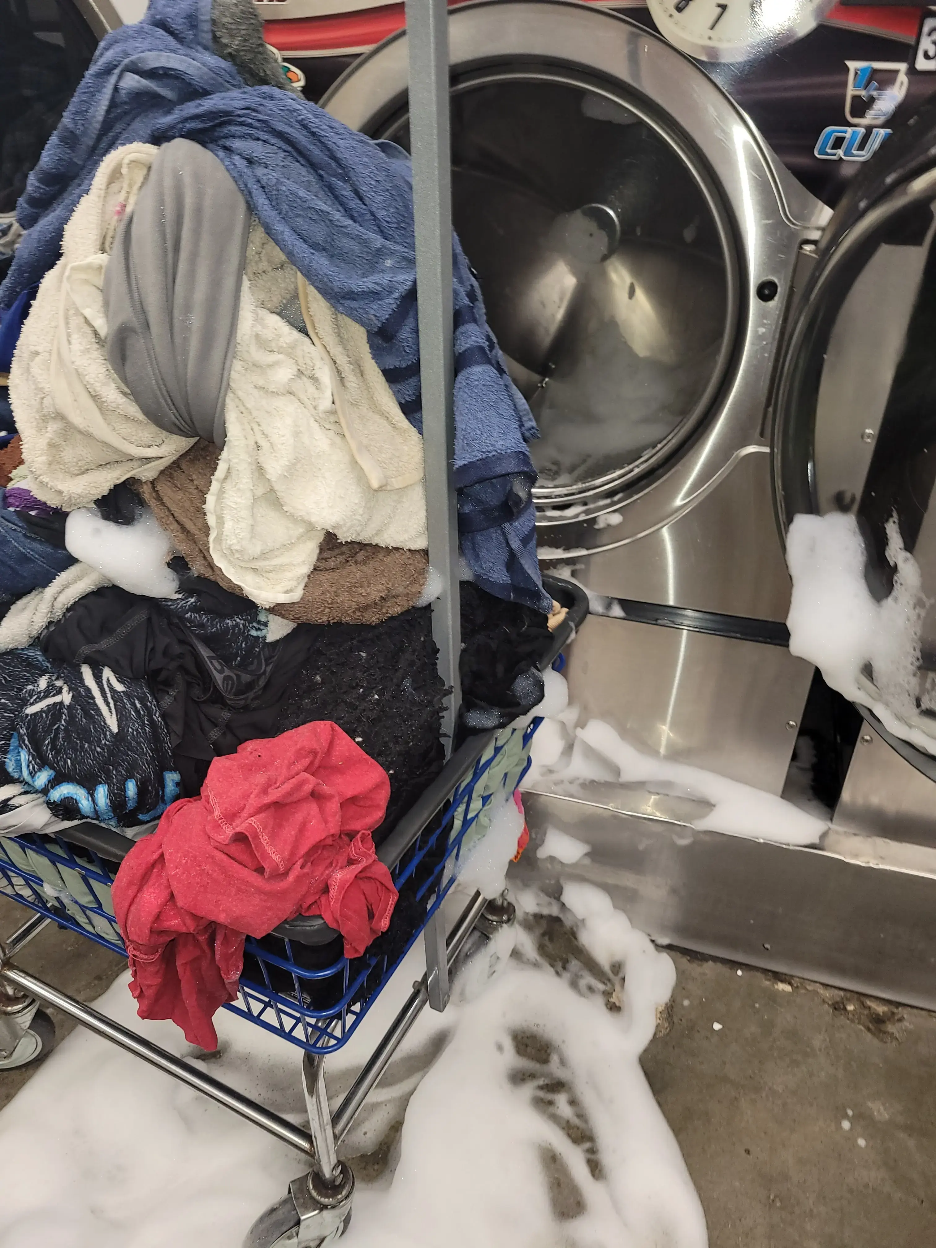 SUDZ WASH Laundromat- Granite City thumbnail 14