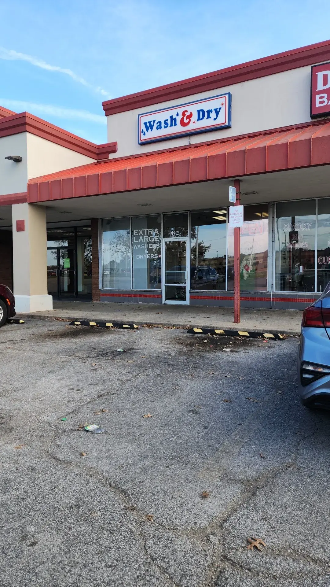 SUDZ WASH Laundromat- Granite City thumbnail 3