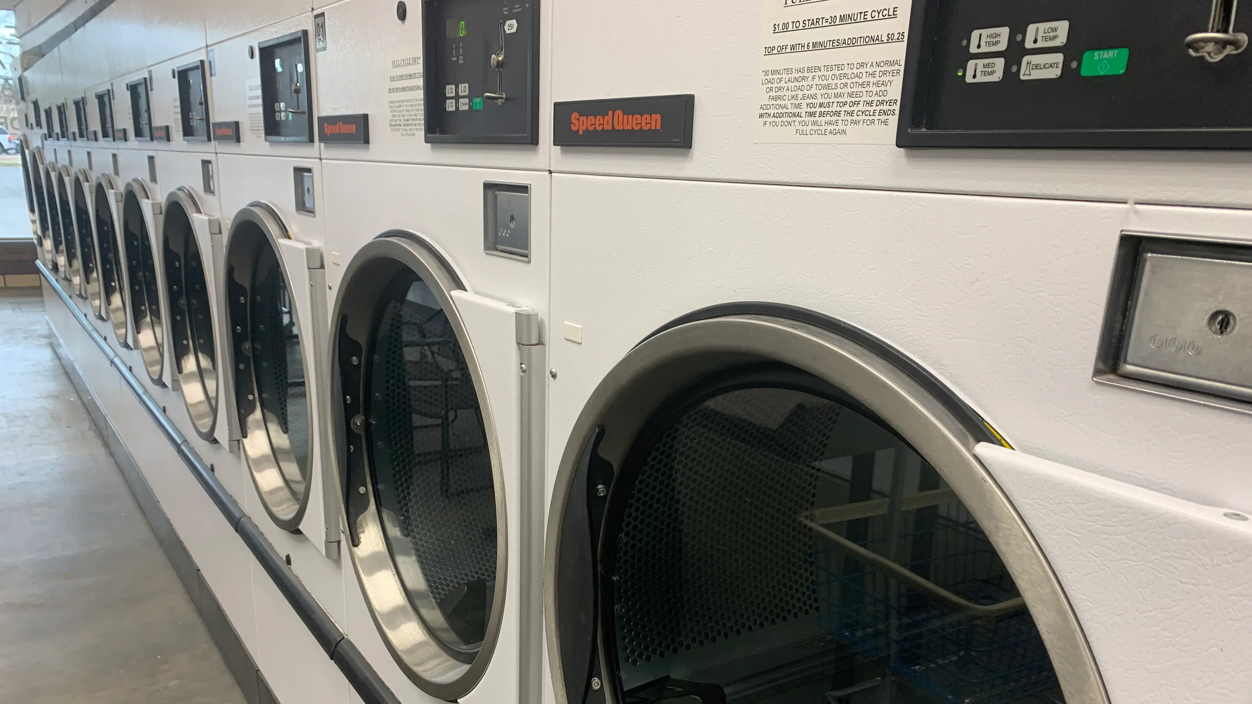 SUDZ WASH Laundromat- Granite City - Image 1