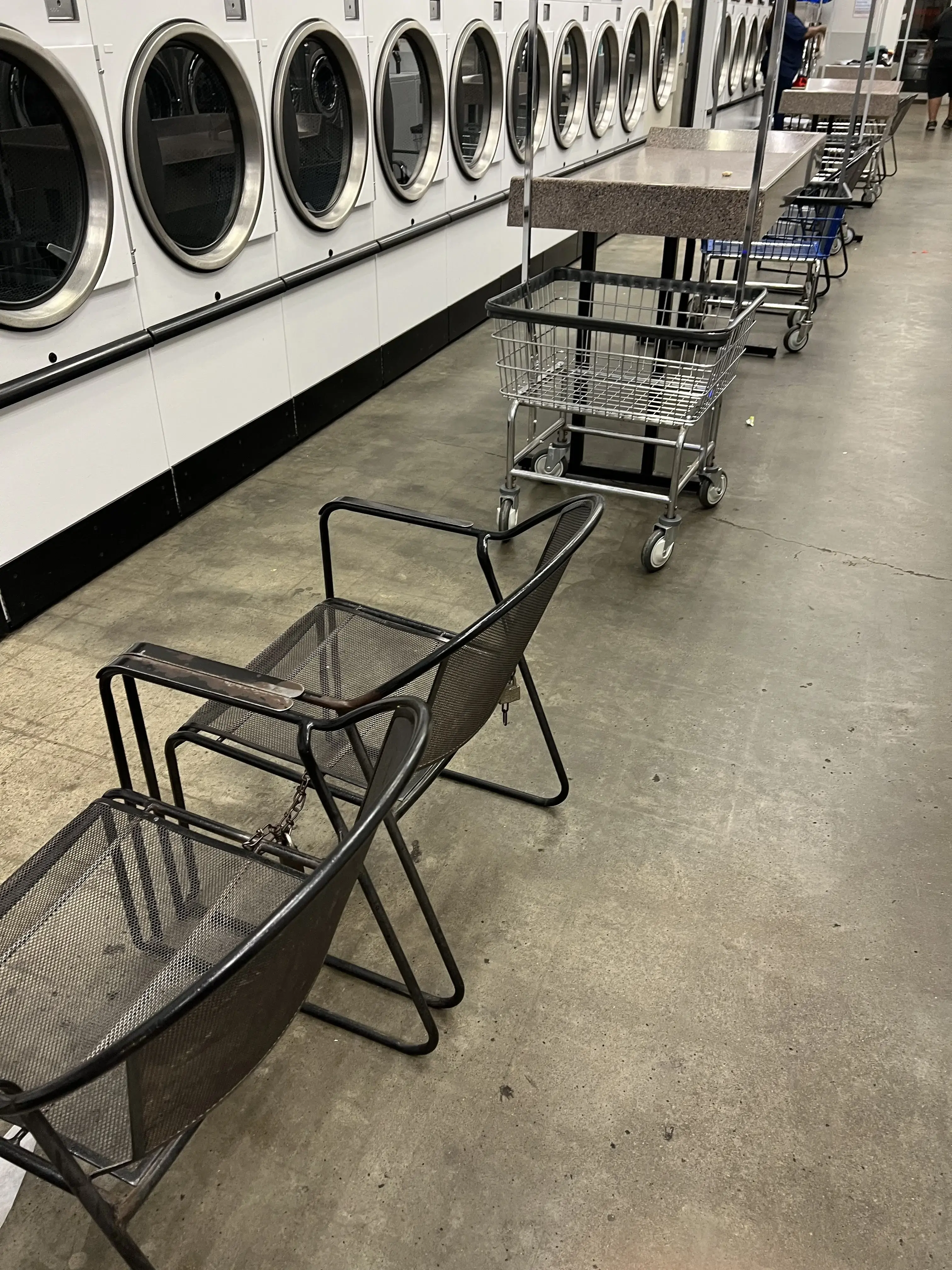 SUDZ WASH Laundromat- Granite City - Image 9