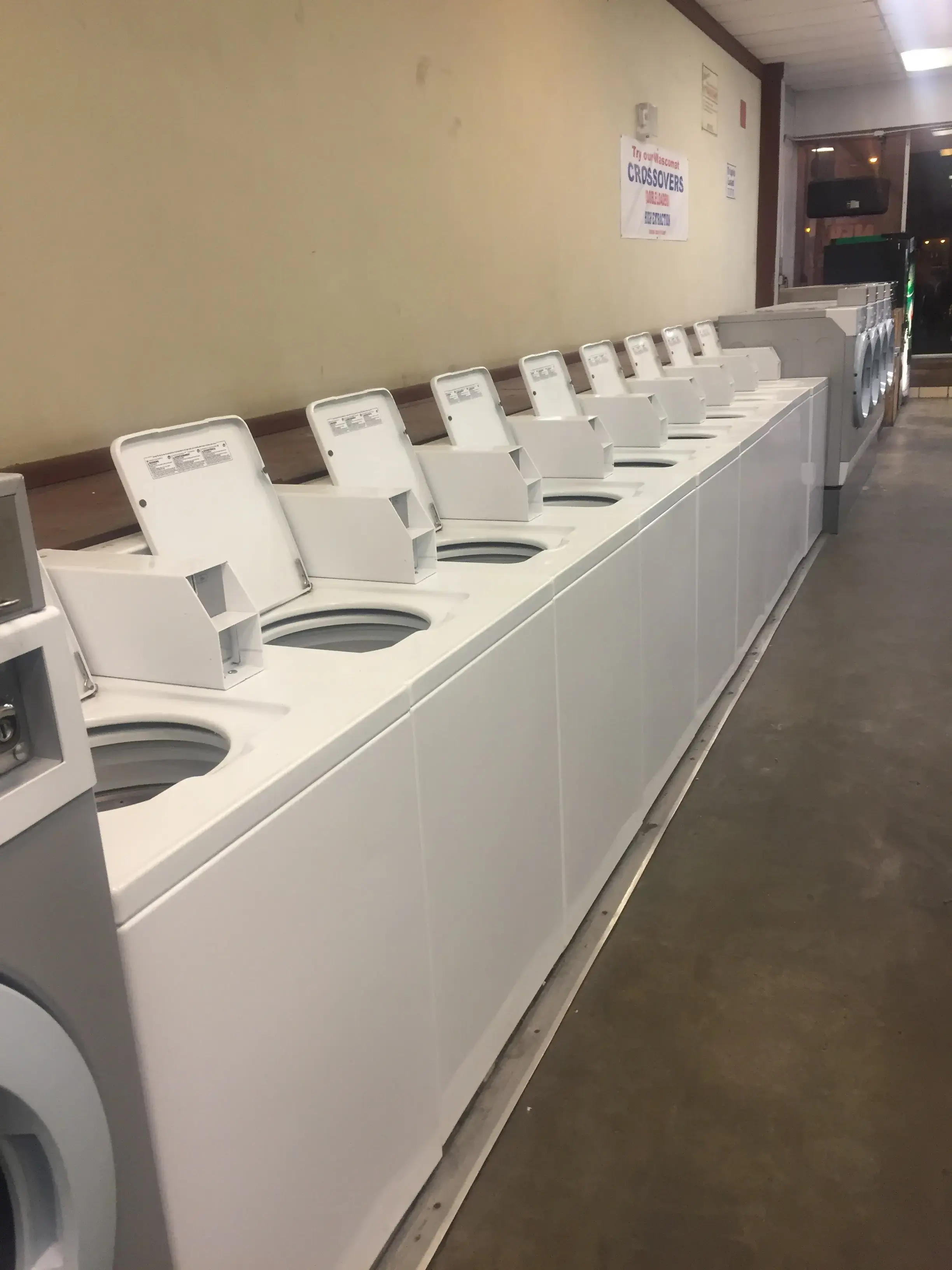 SUDZ WASH Laundromat- Granite City - Image 4