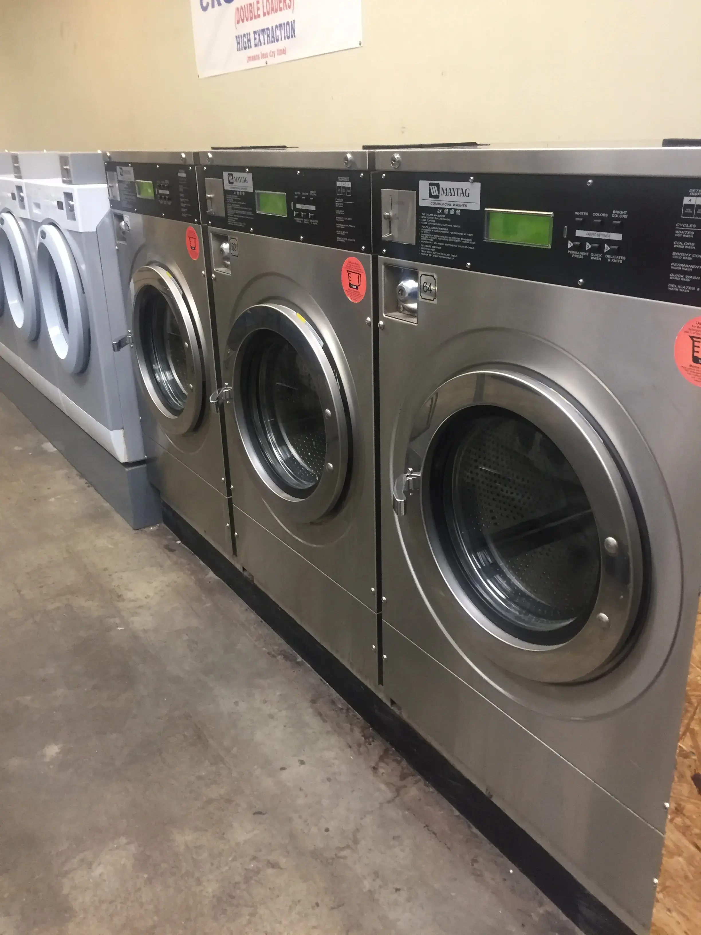 SUDZ WASH Laundromat- Granite City thumbnail 20