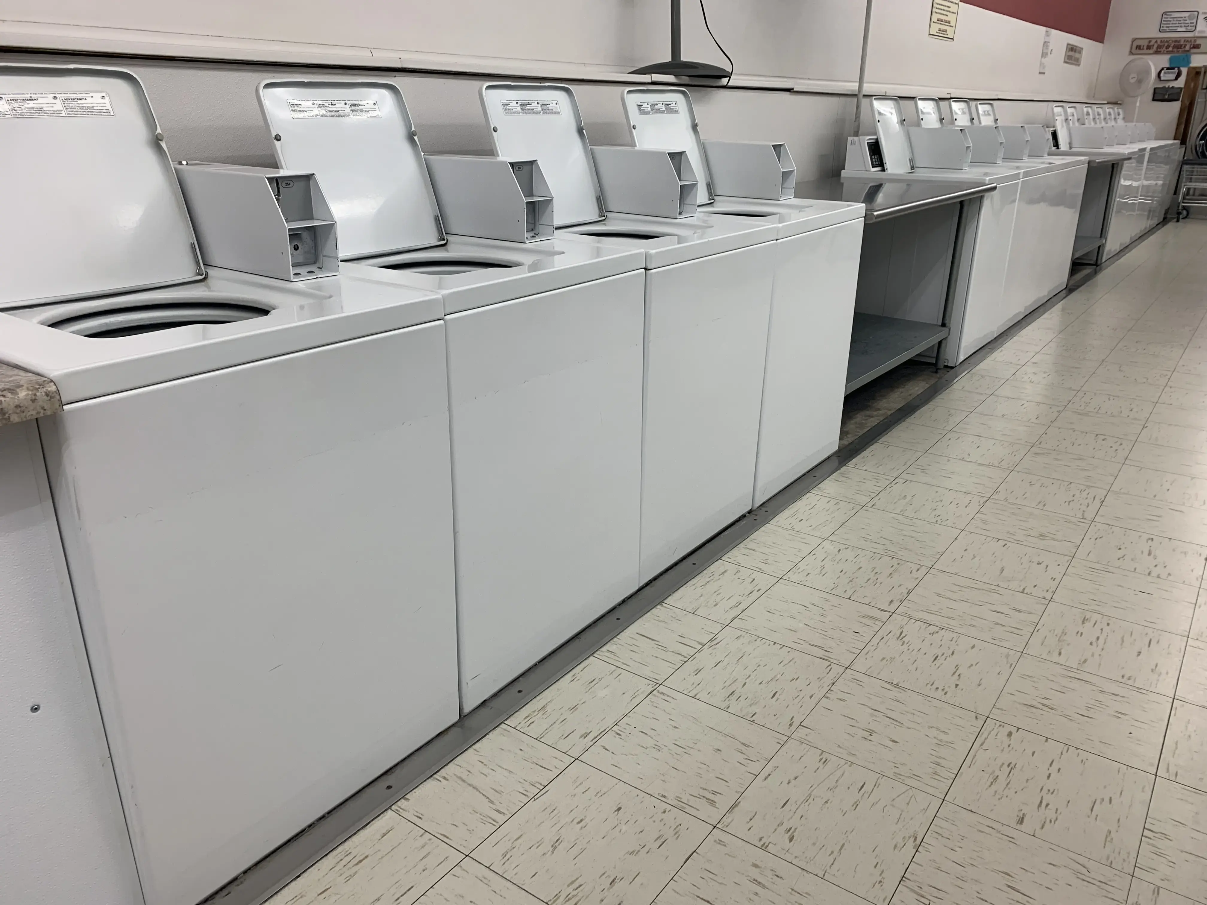 Sudz Wash Laundromat-Edwardsville thumbnail 2