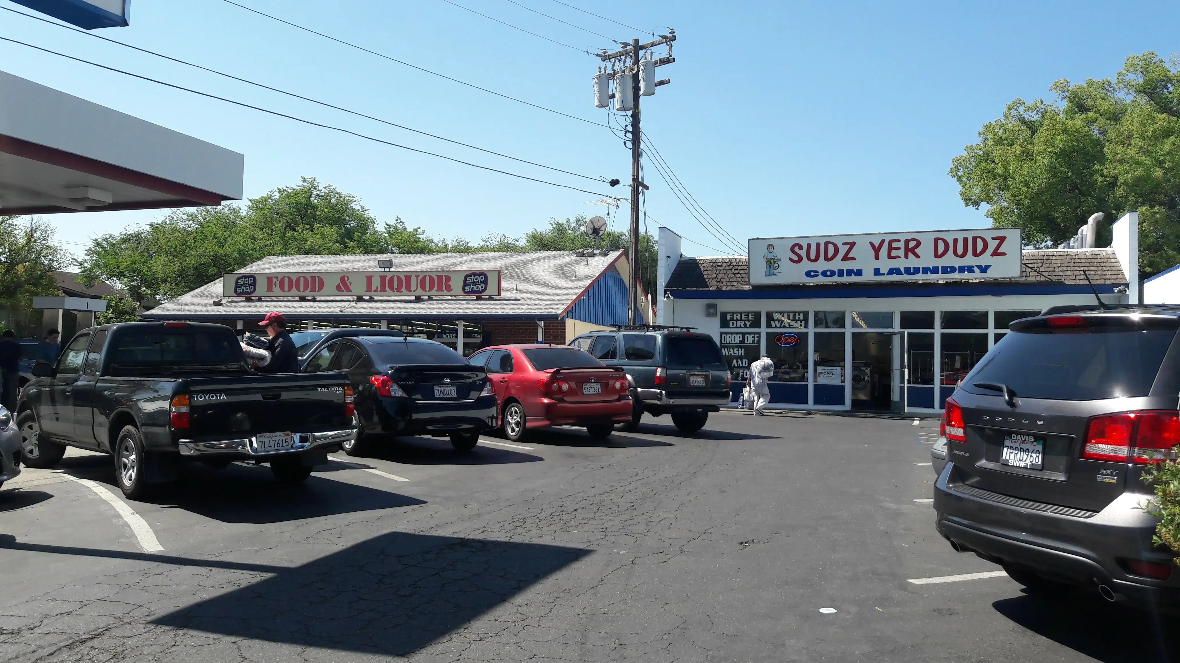 Sudz Yer Dudz Laundromat thumbnail 18