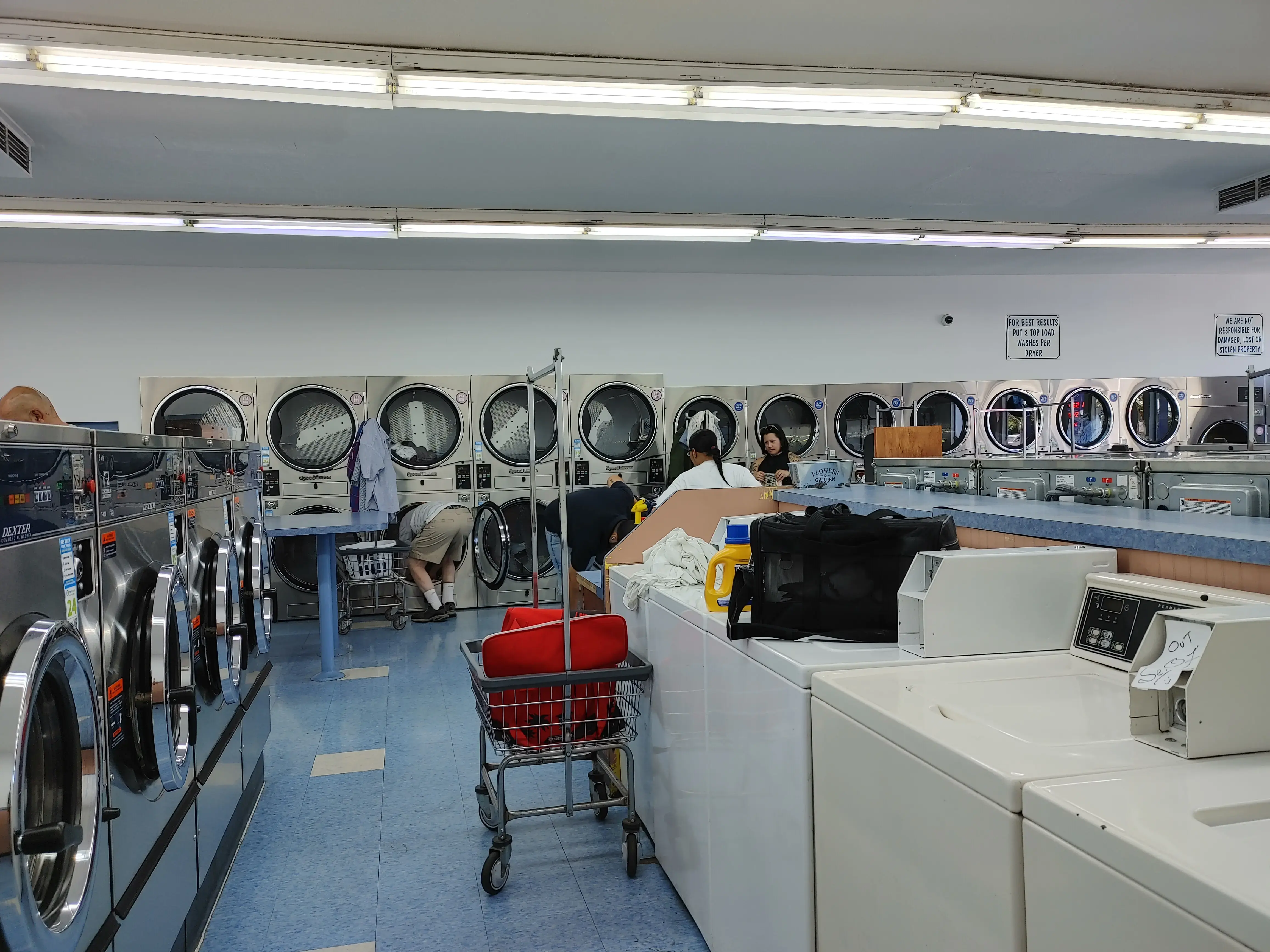 Sudz Yer Dudz Laundromat thumbnail 20
