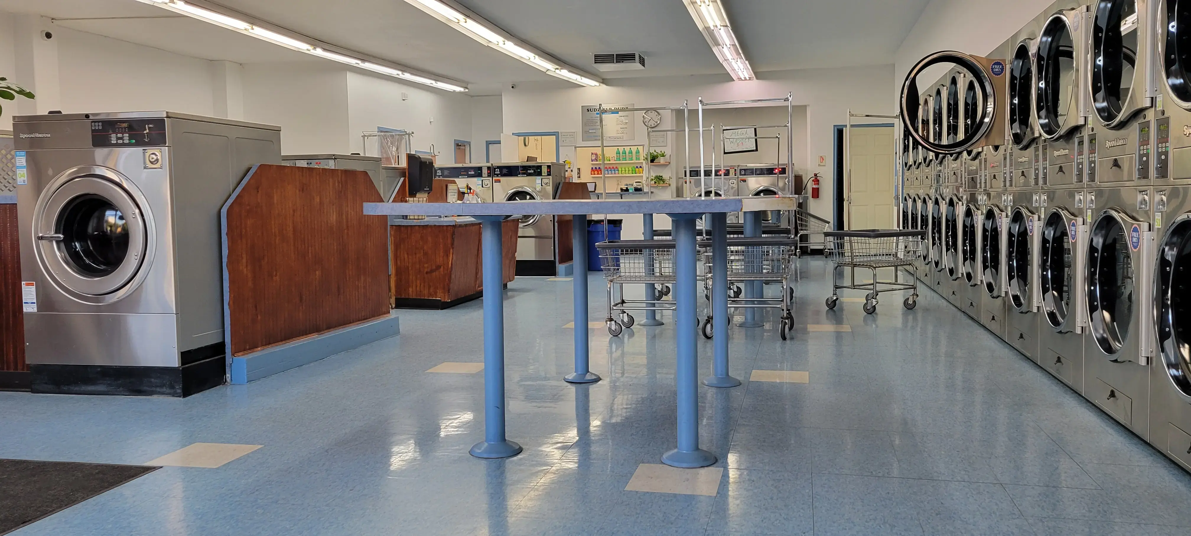 Sudz Yer Dudz Laundromat - Image 6