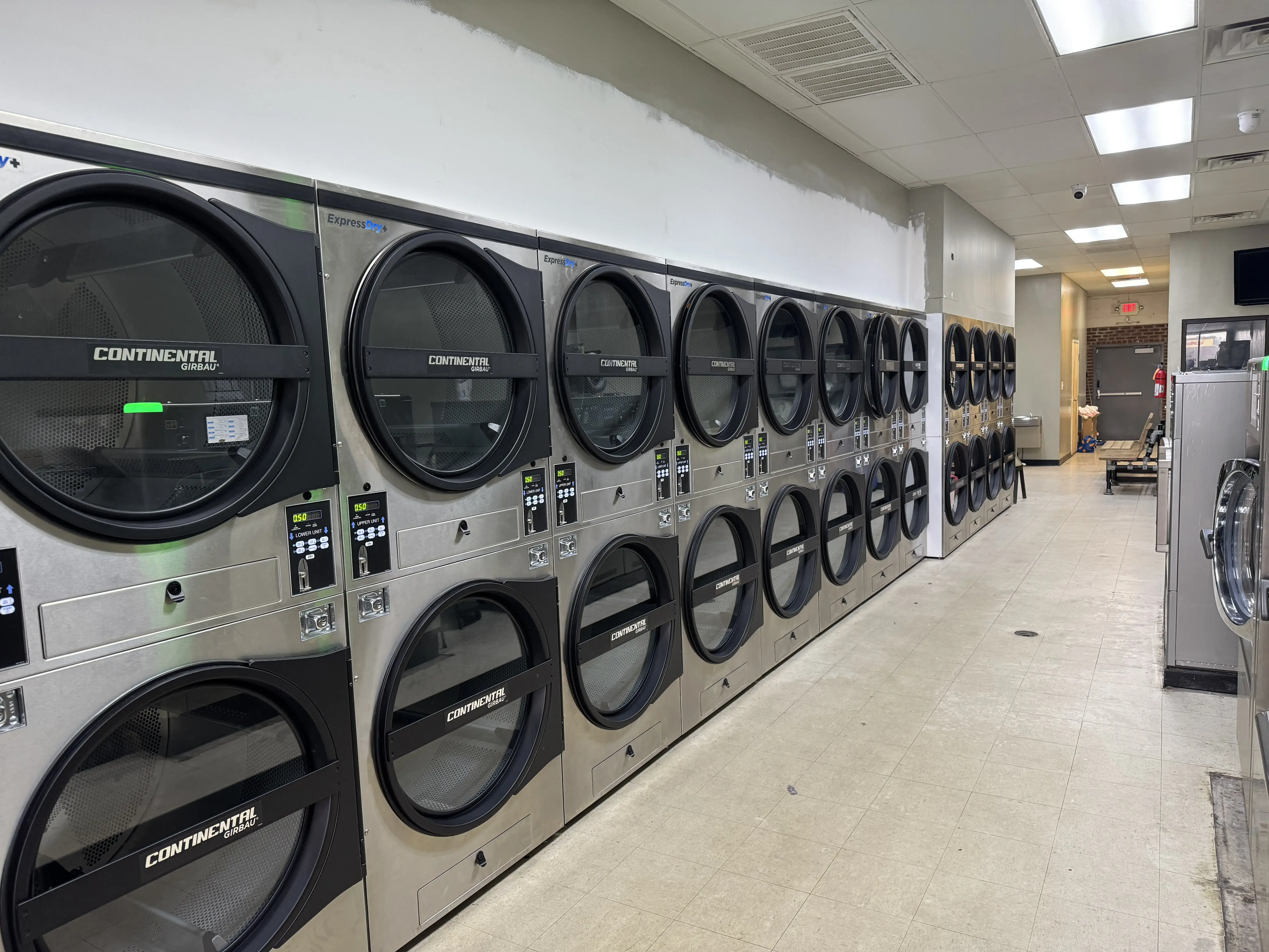 Sudzies Laundromat and Alterations thumbnail 10