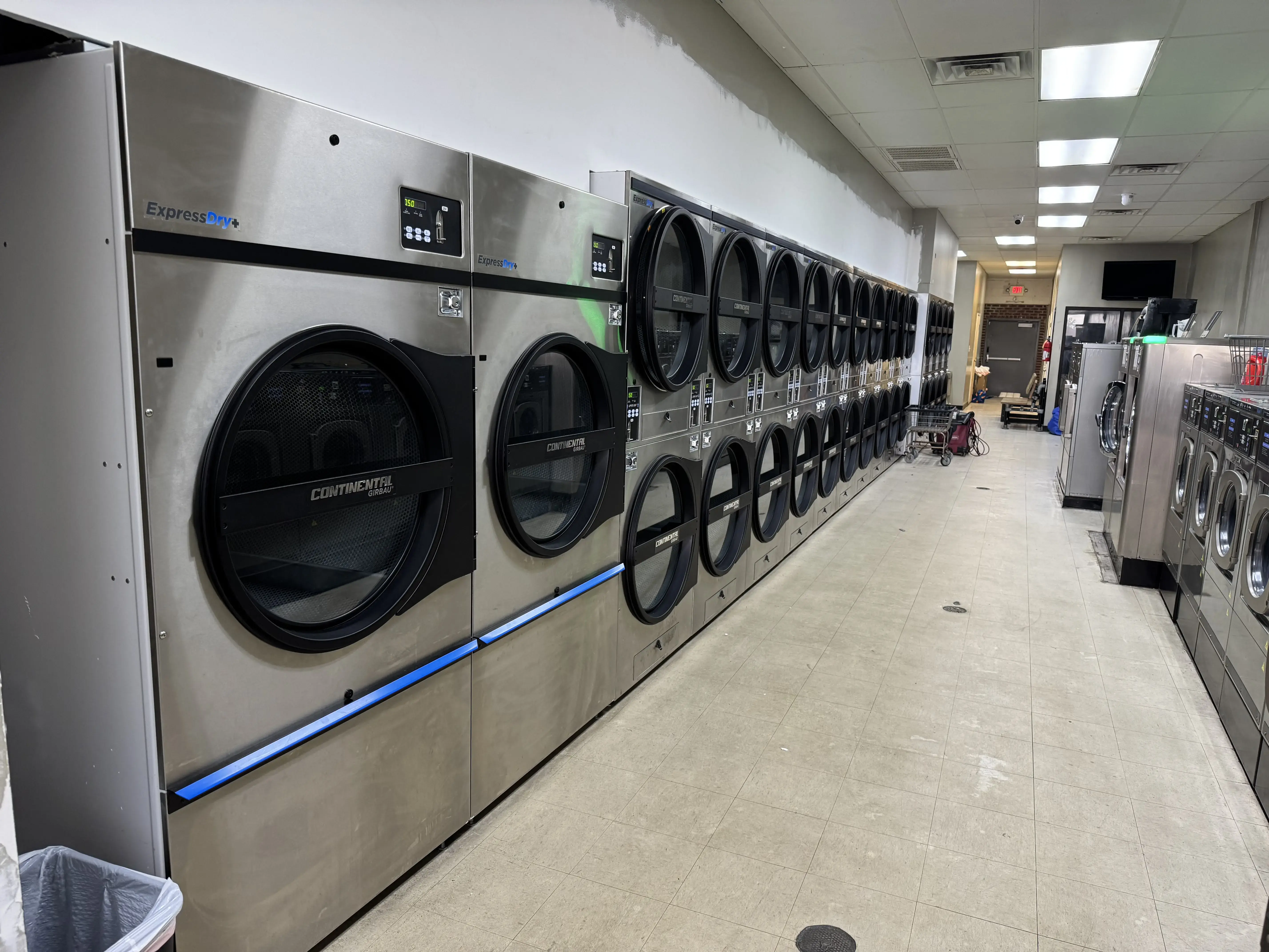 Sudzies Laundromat and Alterations thumbnail 14