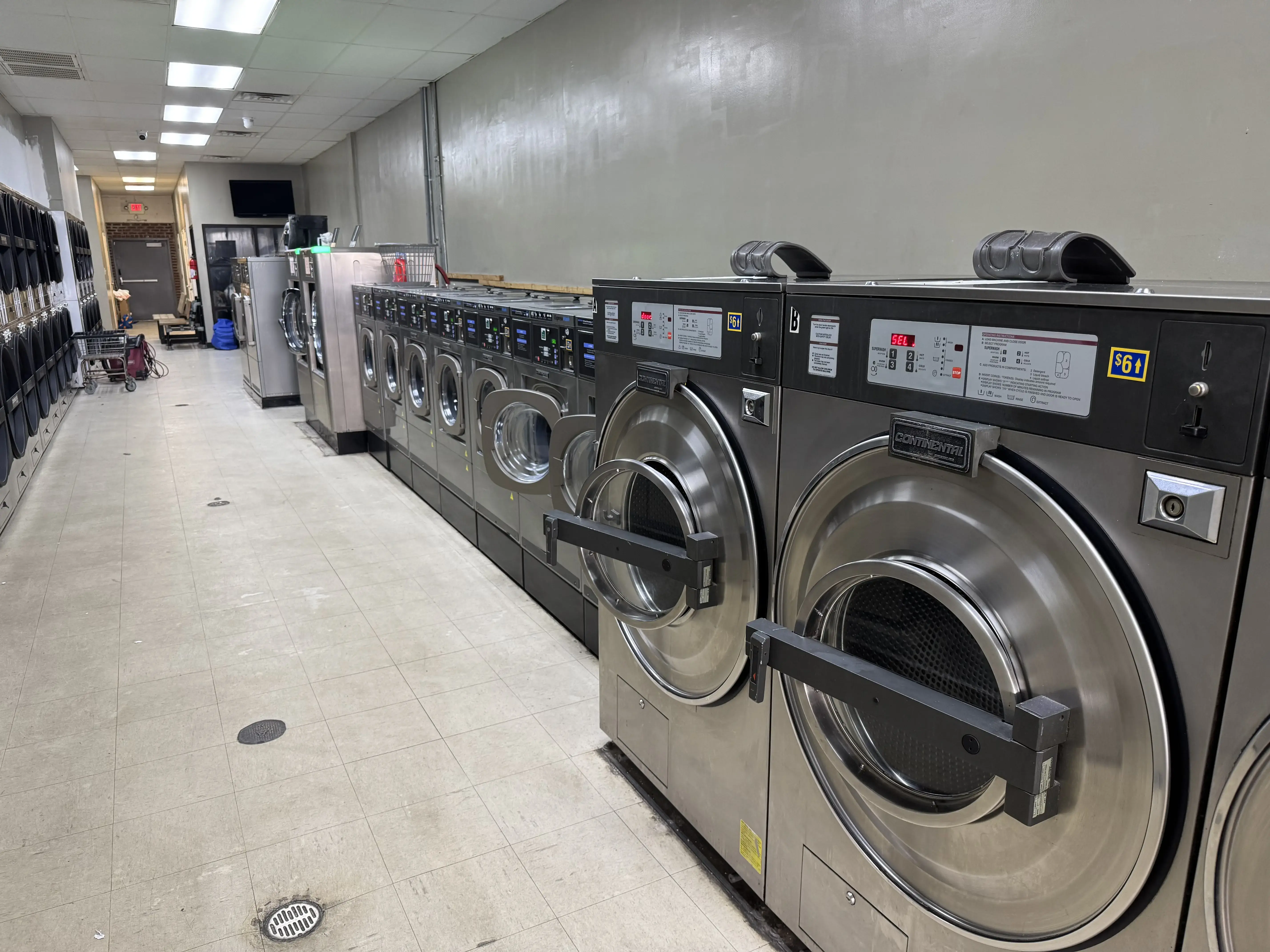 Sudzies Laundromat and Alterations thumbnail 12
