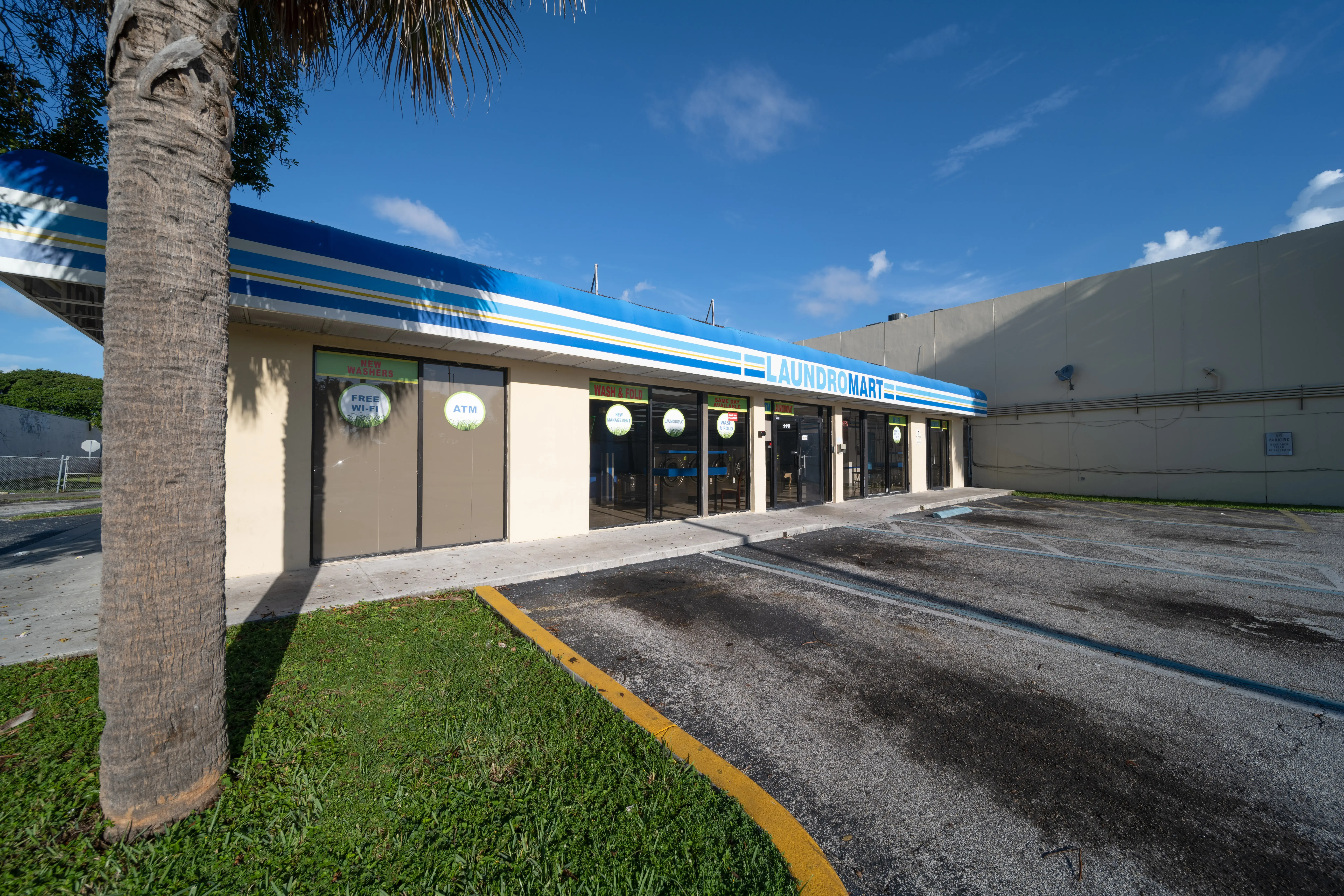 Sudzies Laundromat of Lauderhill thumbnail 3