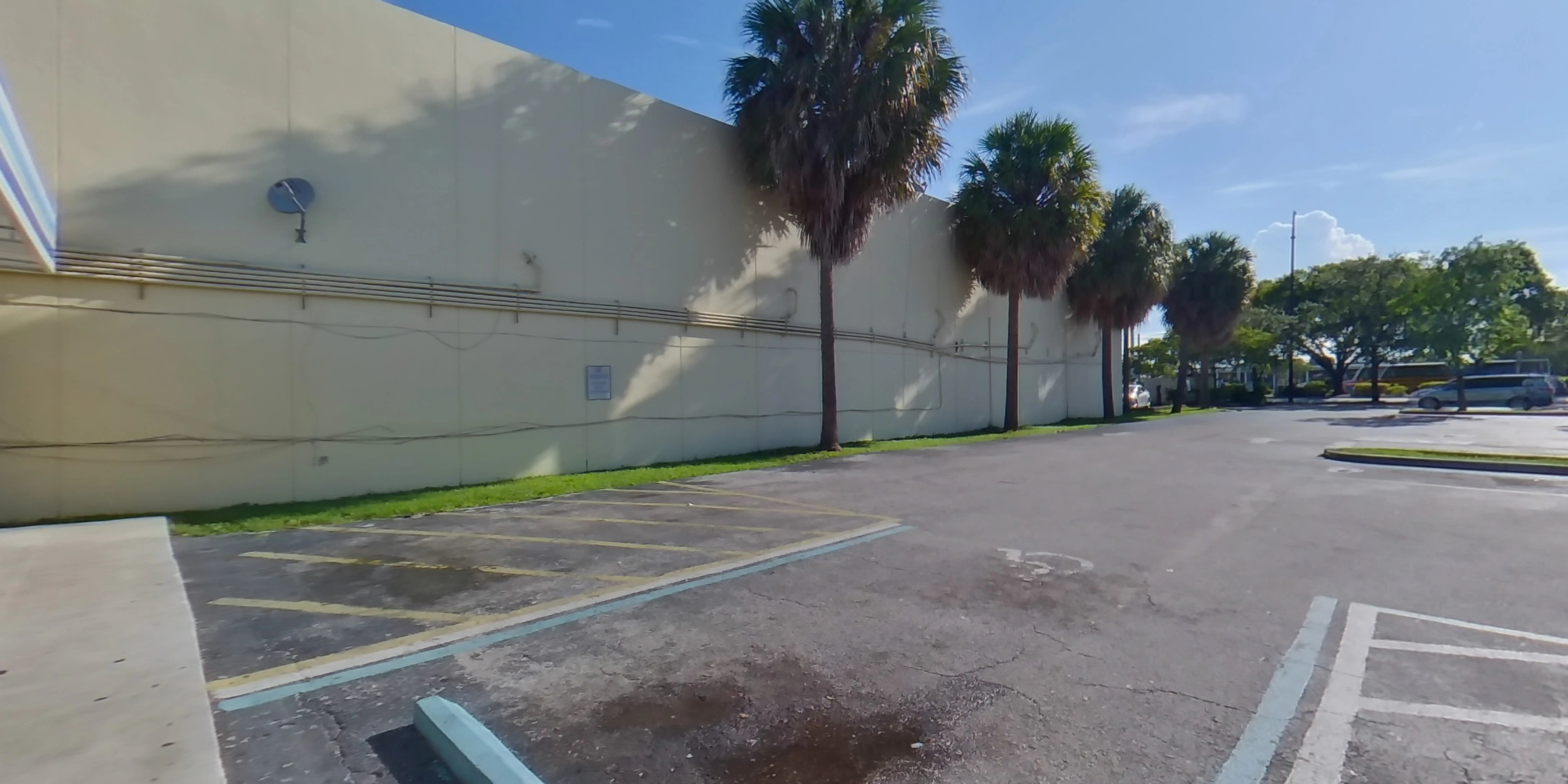Sudzies Laundromat of Lauderhill - Image 10