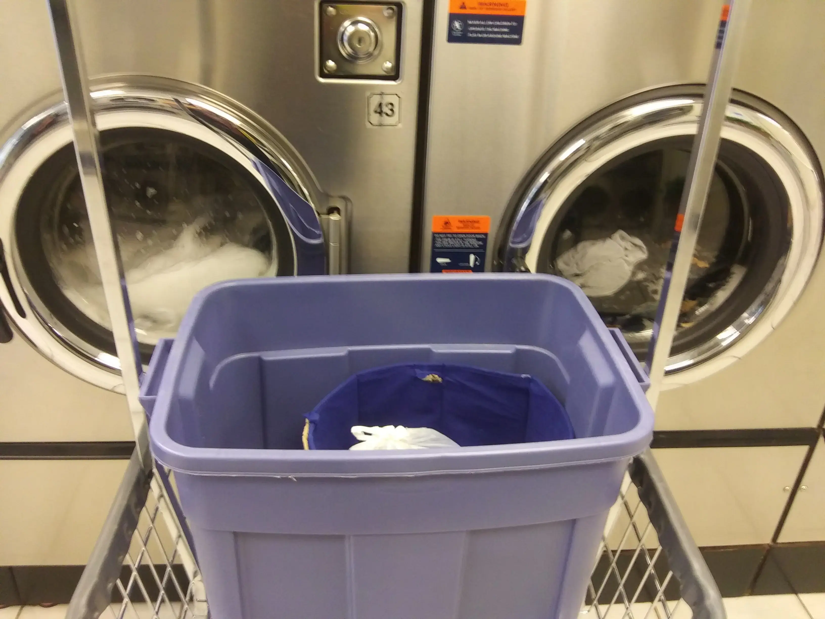 Sue's Laundromat thumbnail 4