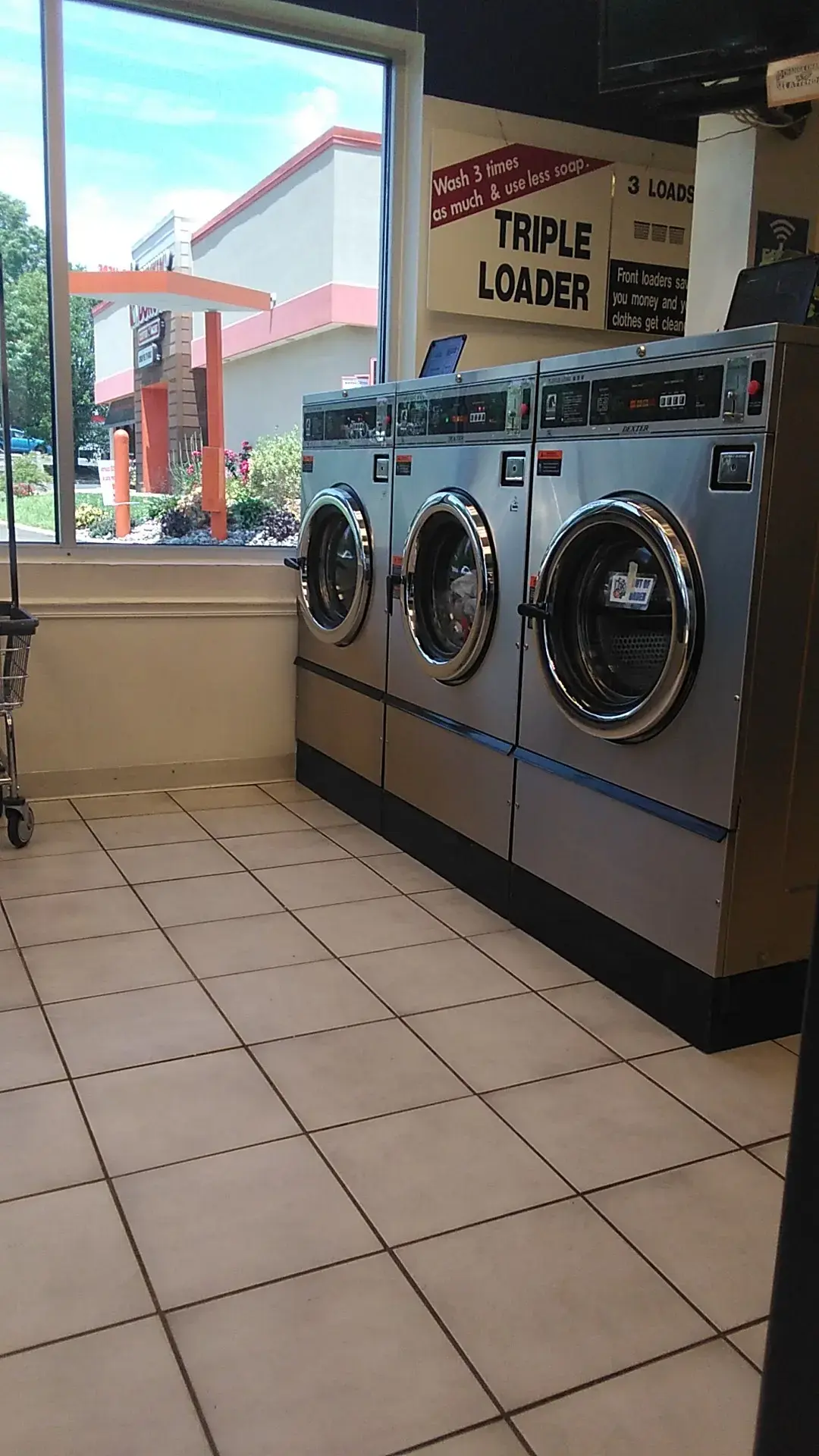 Sue's Laundromat thumbnail 5