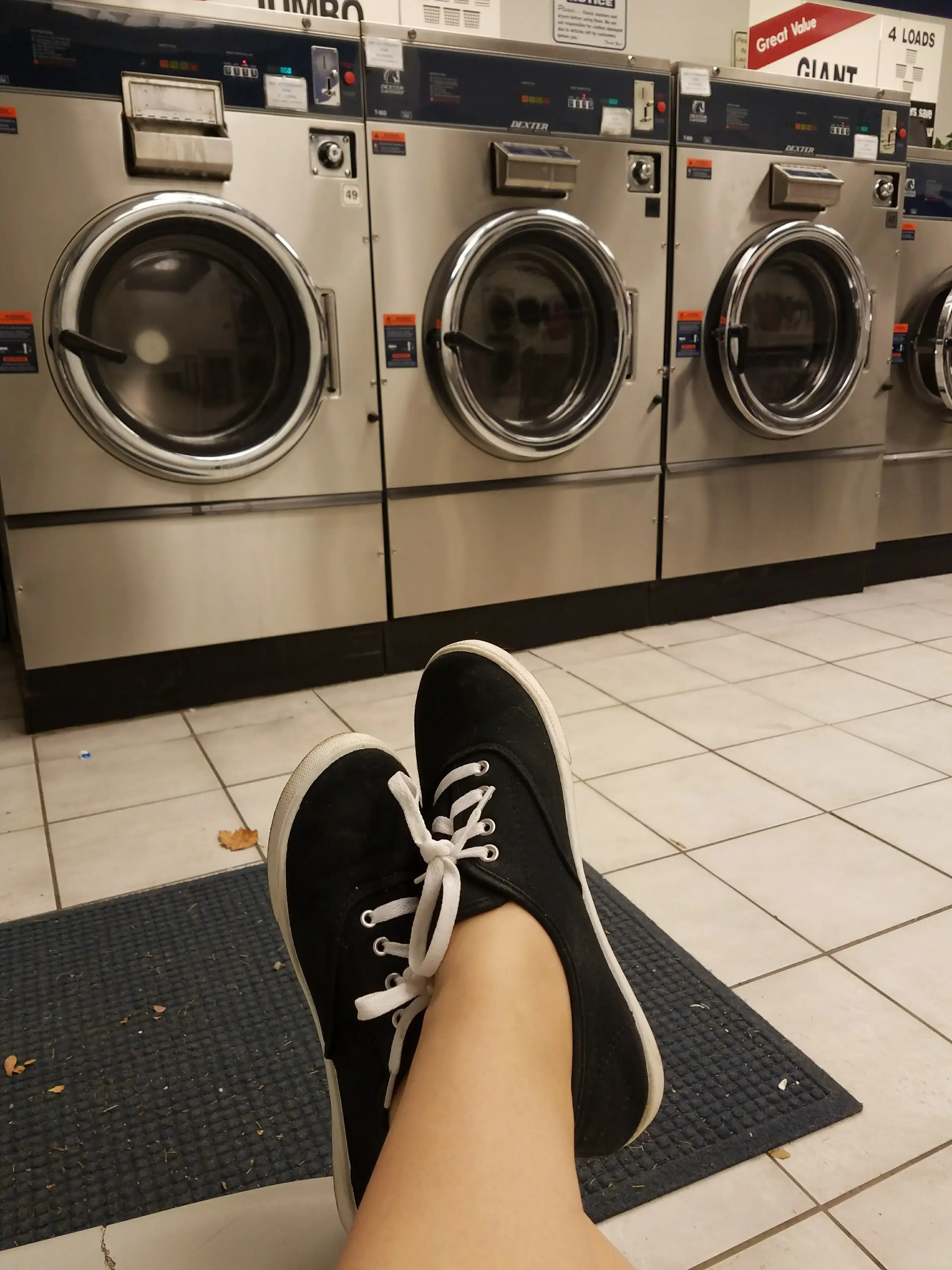 Sue's Laundromat thumbnail 3