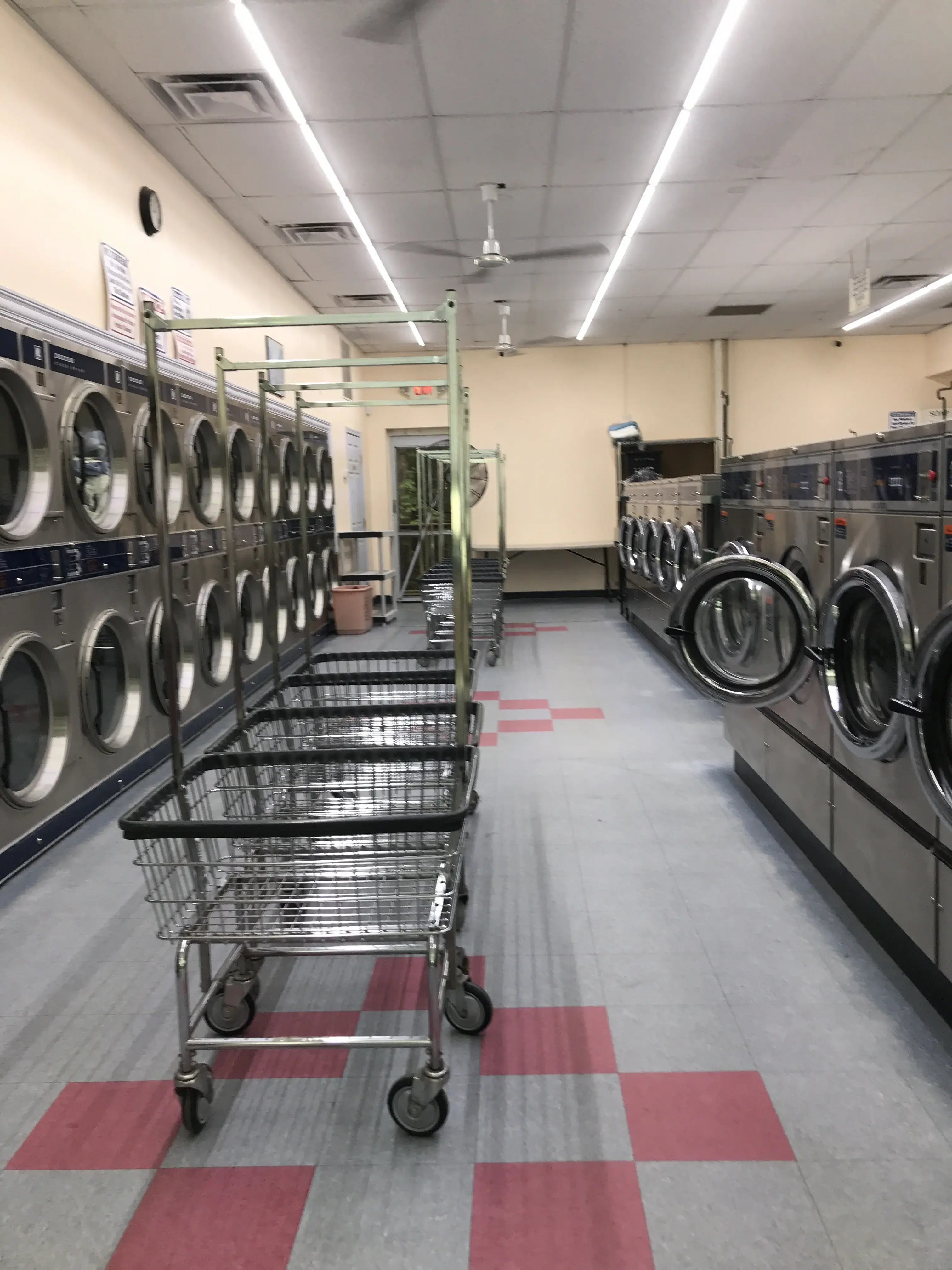 Sugar Hill Coin Laundry - Image 17