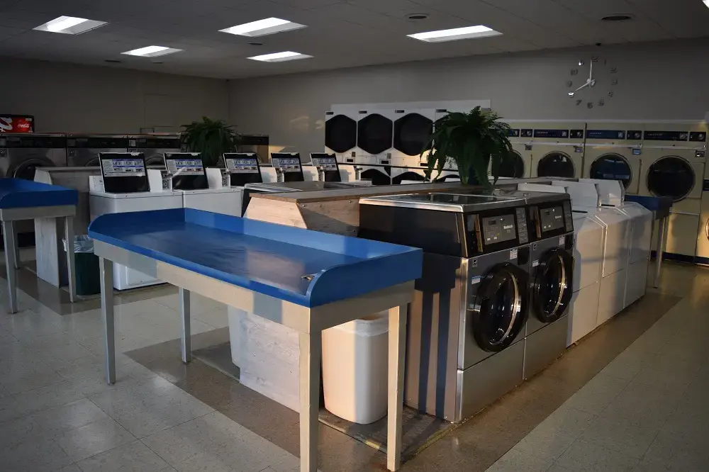 Sugarcreek Suds Laundromat - Image 1