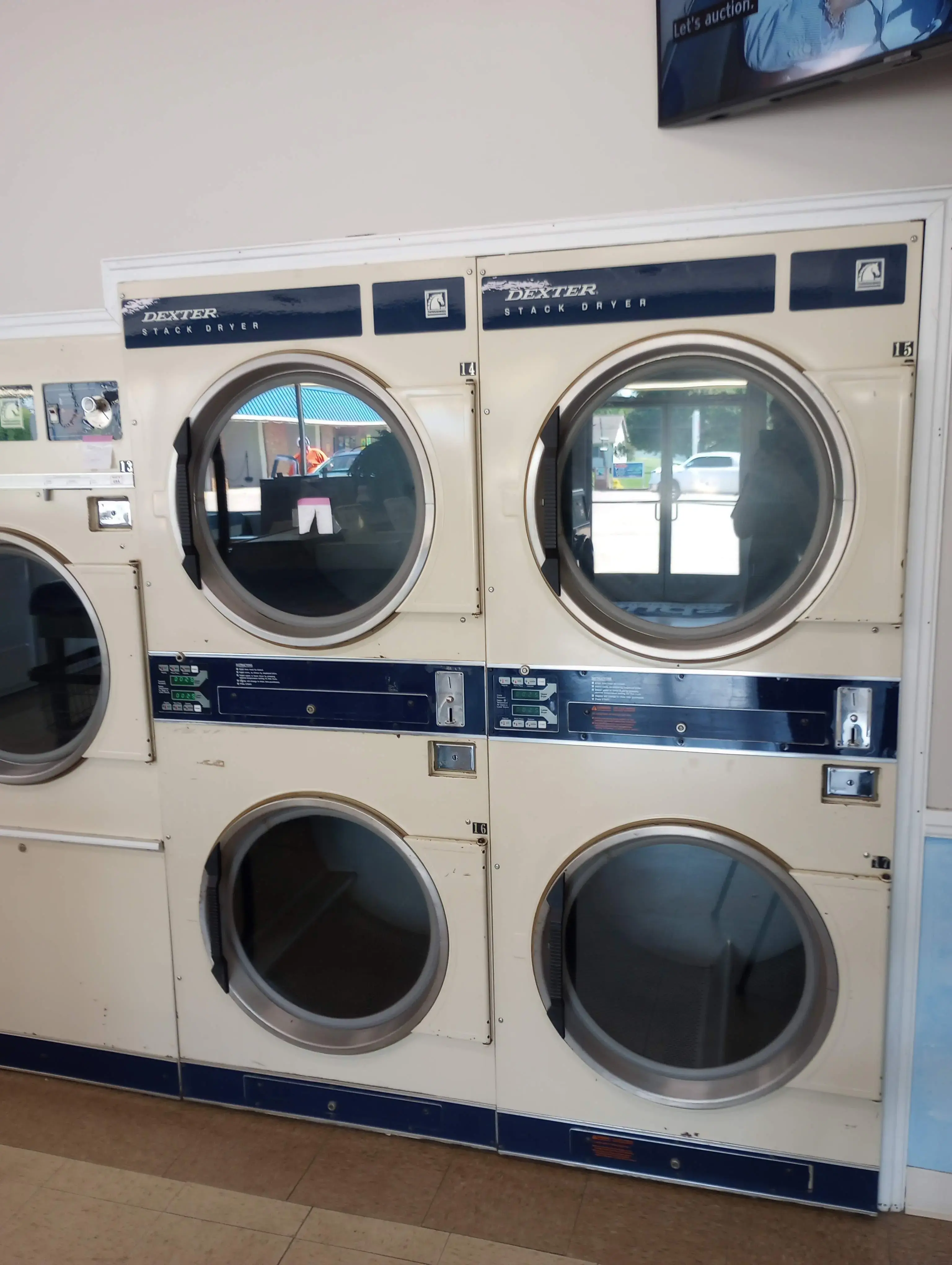 Sugarcreek Suds Laundromat thumbnail 17