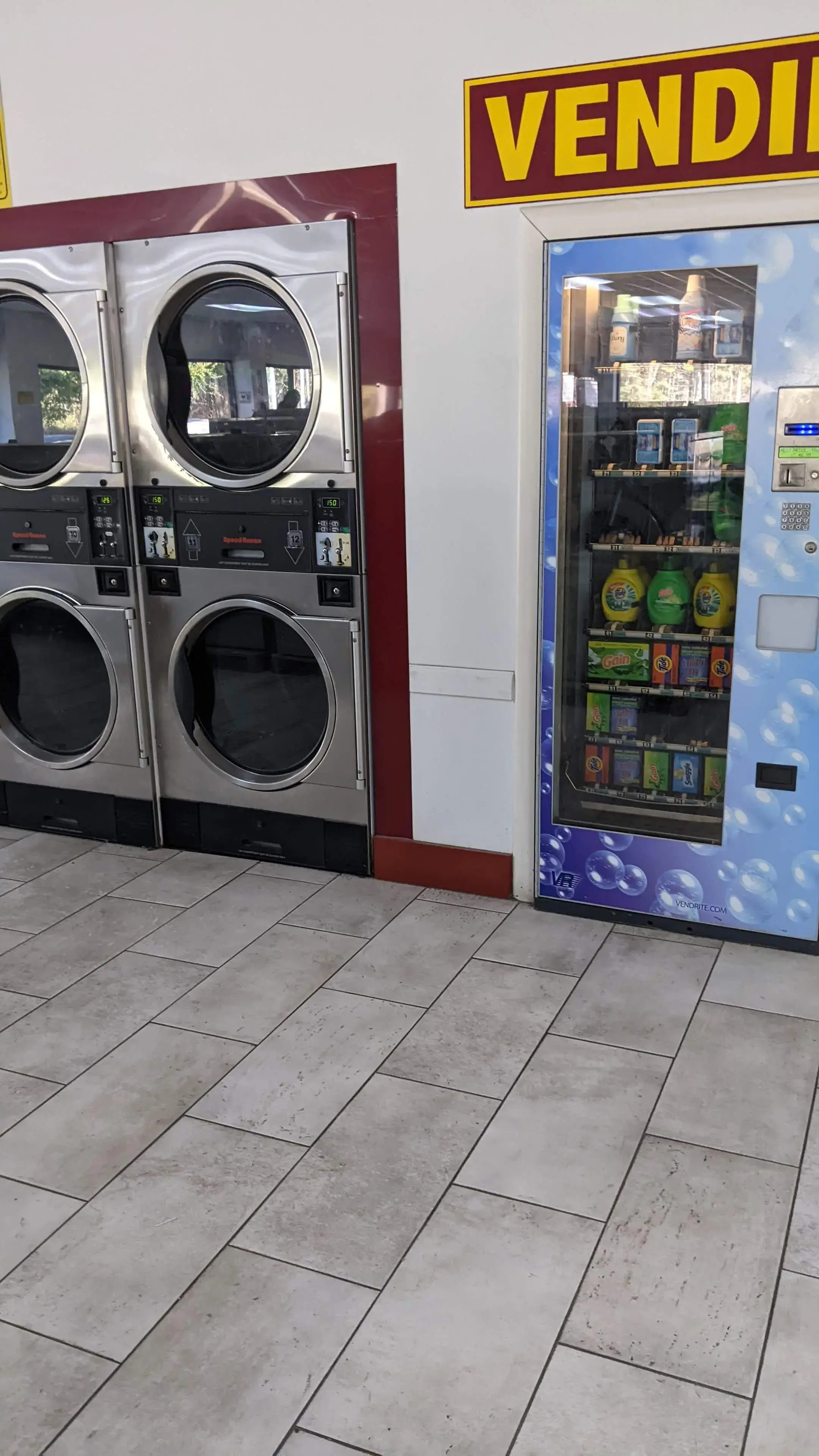 Summerville Laundry thumbnail 10