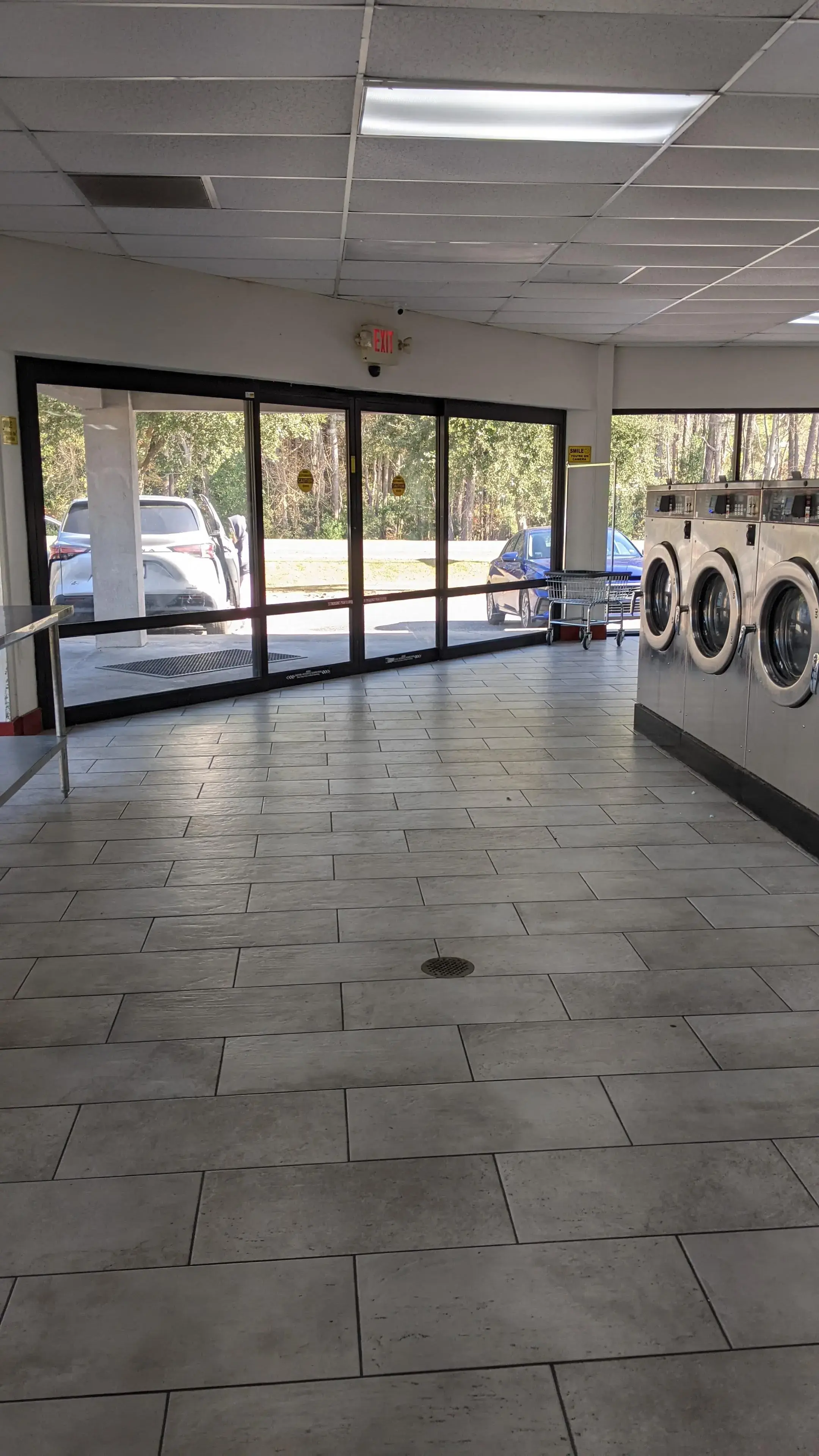Summerville Laundry thumbnail 6