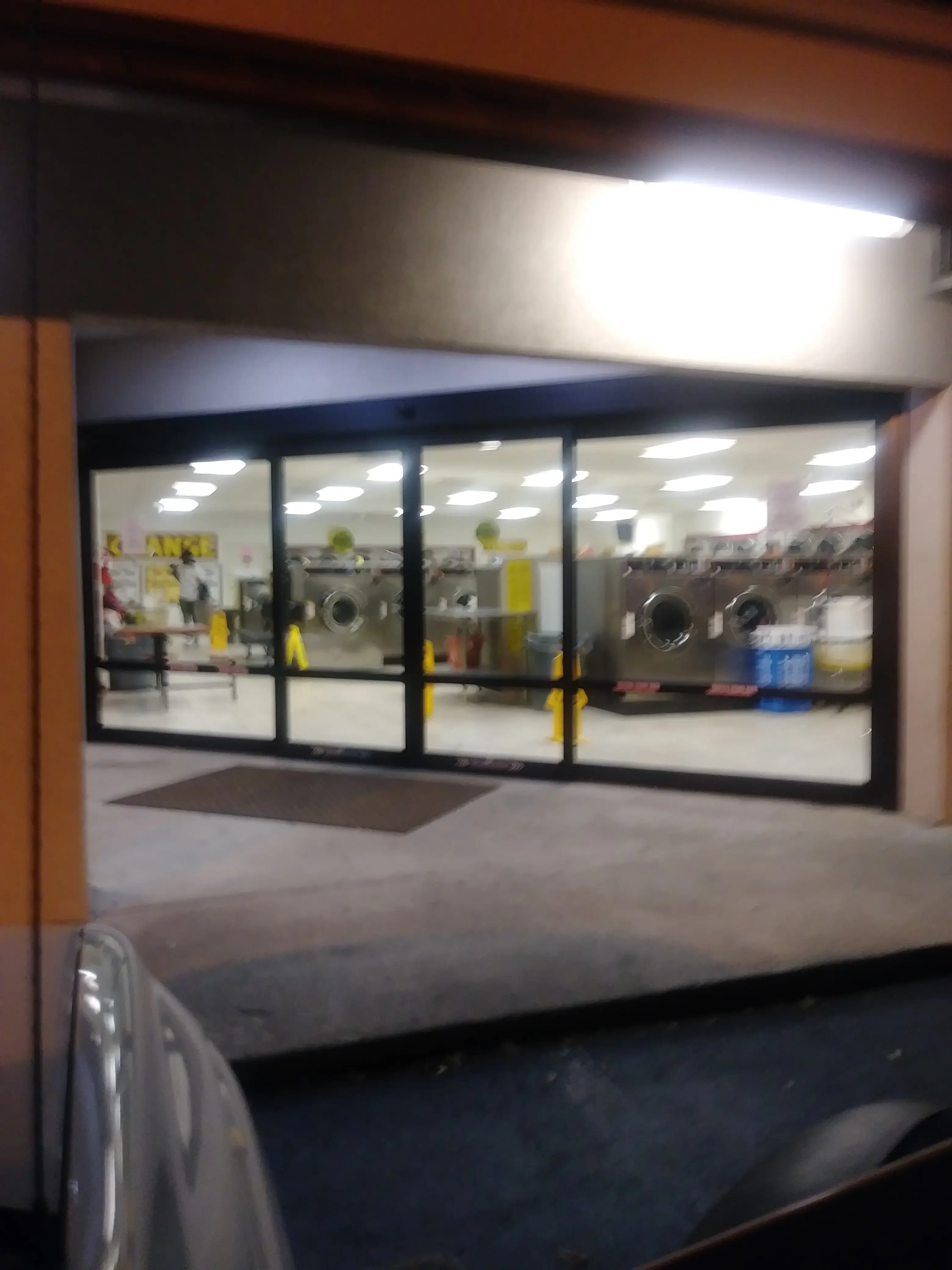 Summerville Laundry thumbnail 8