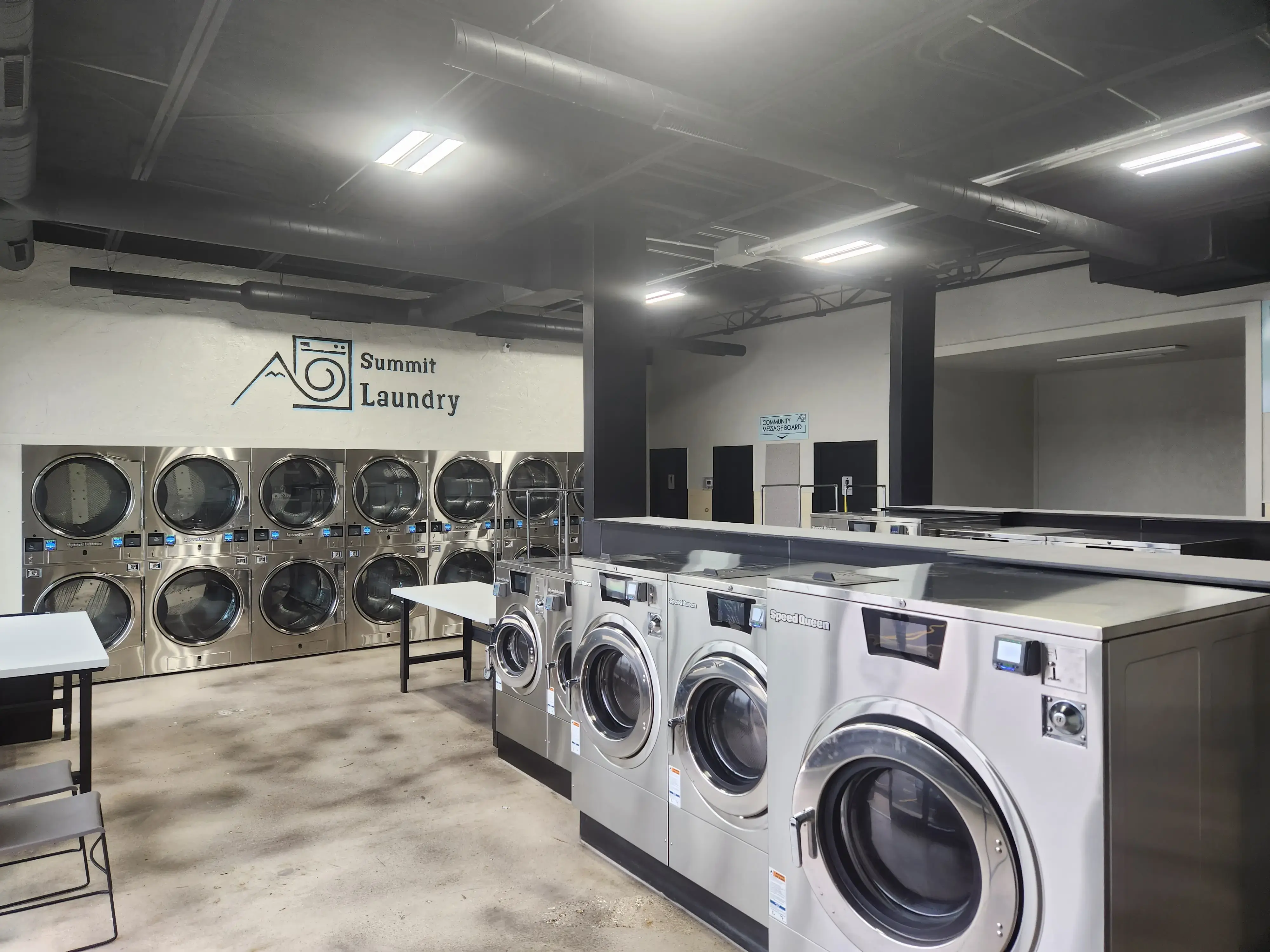 Summit Laundry - Image 1