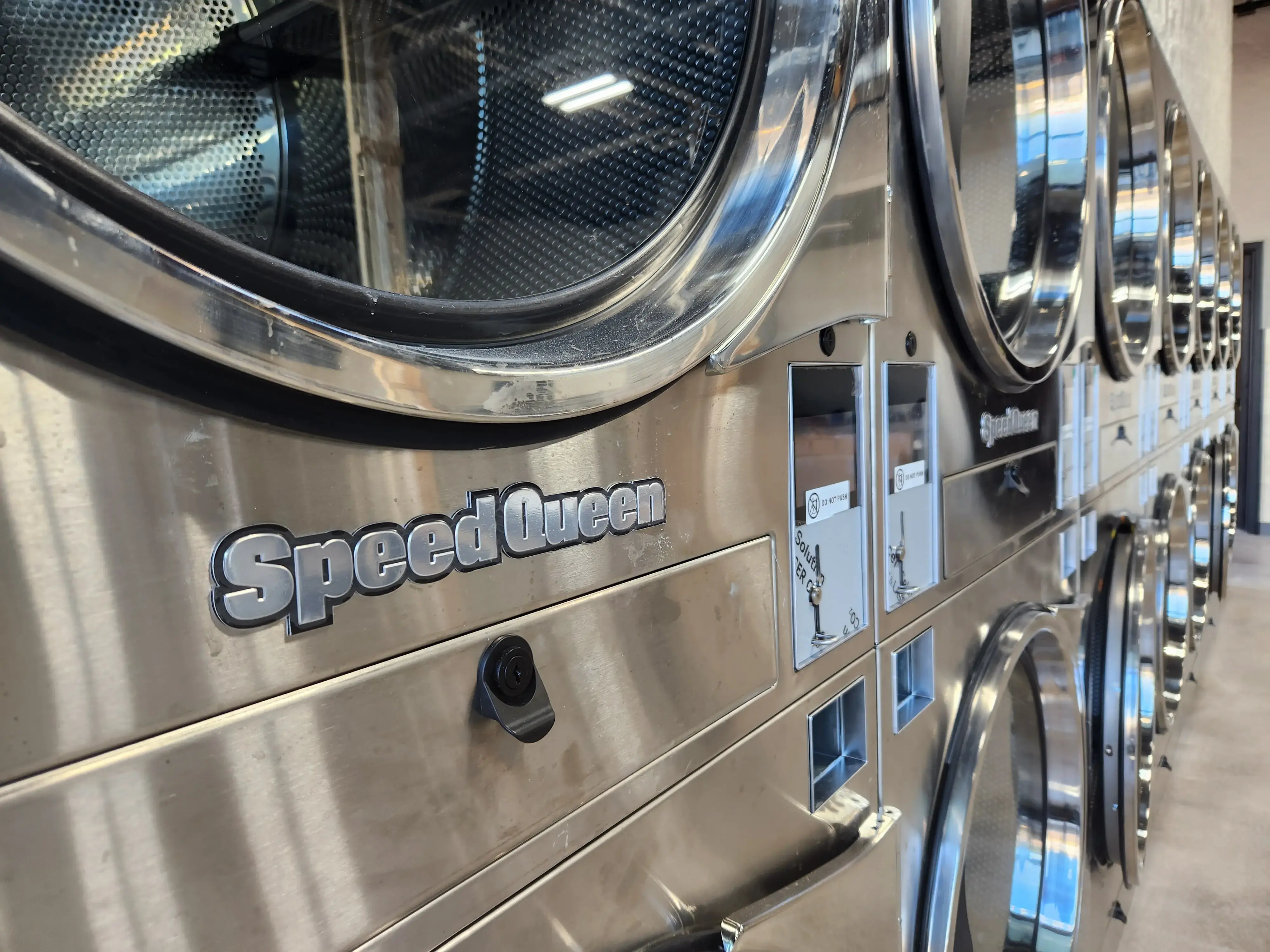 Summit Laundry thumbnail 4