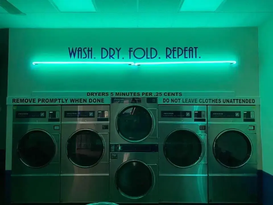 Summit Suds Laundromat thumbnail 8