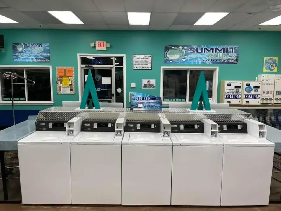 Summit Suds Laundromat - Image 4