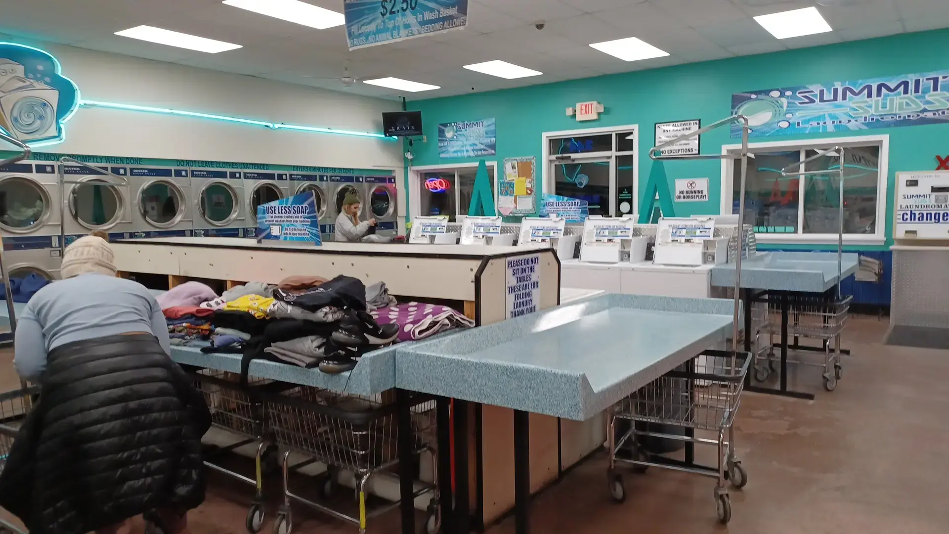 Summit Suds Laundromat thumbnail 9