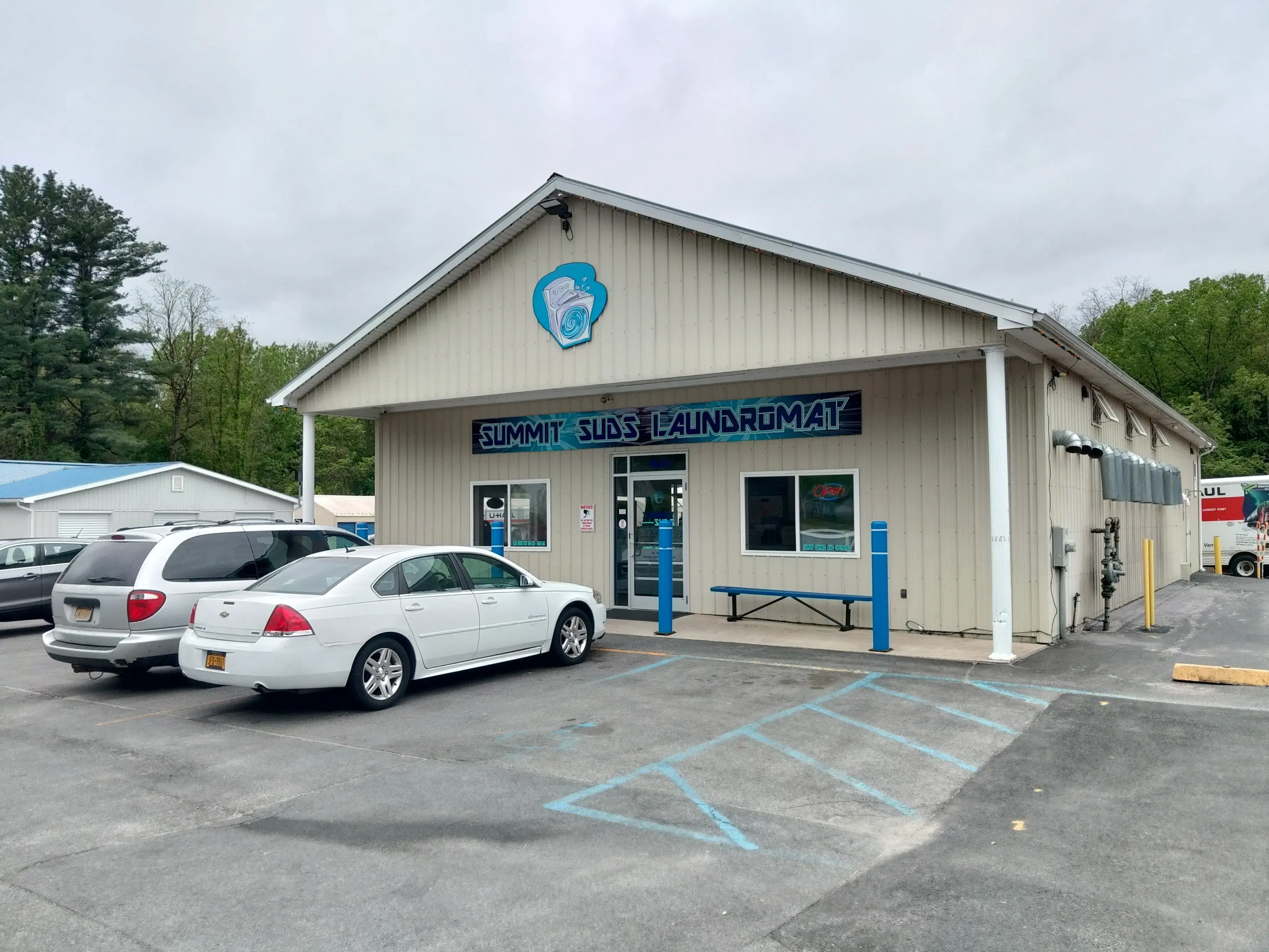Summit Suds Laundromat thumbnail 2