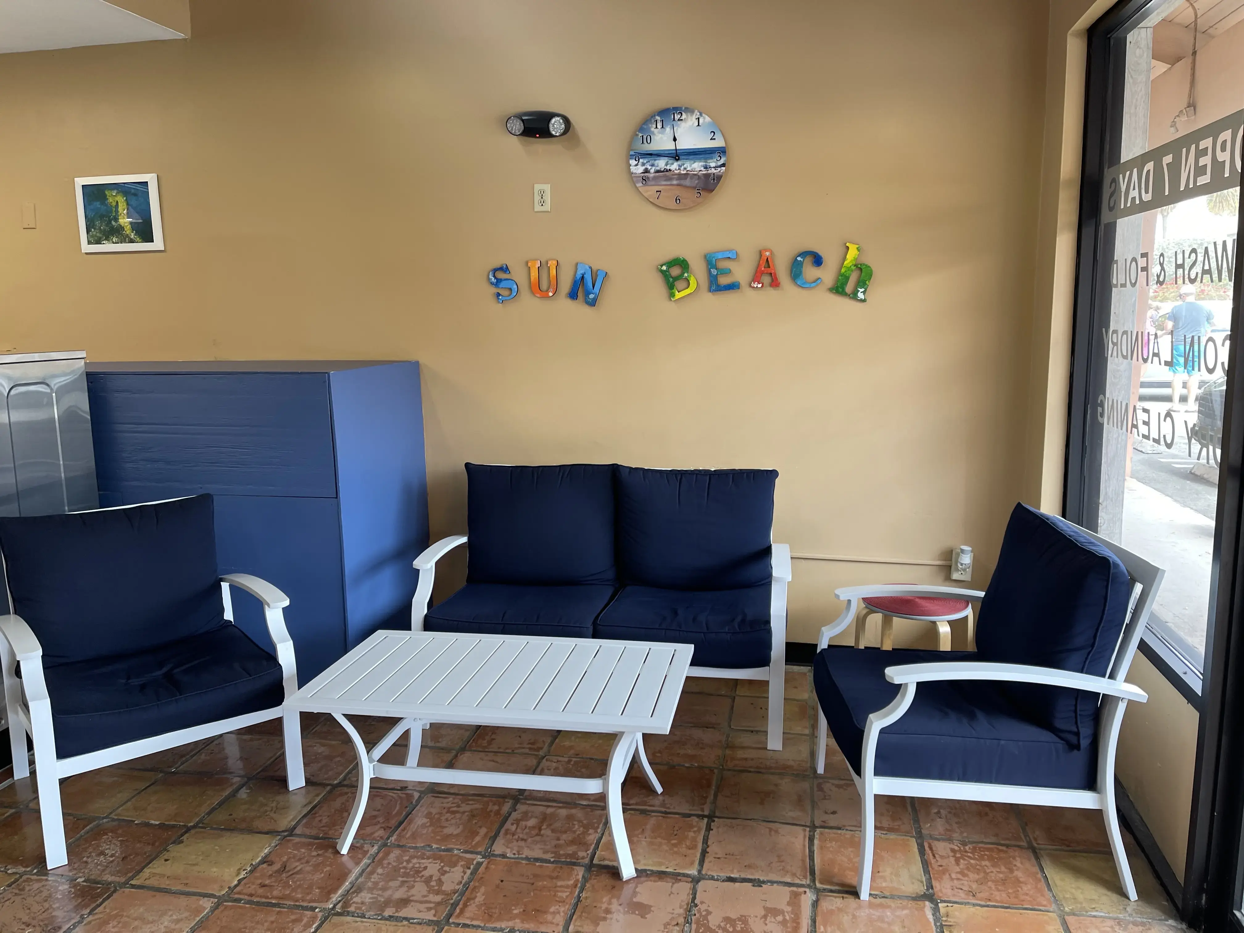 Sun Beach Laundry - Image 8