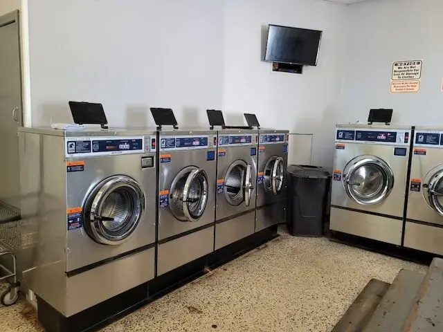 Sun City Center Laundry and Dry Cleaning thumbnail 2