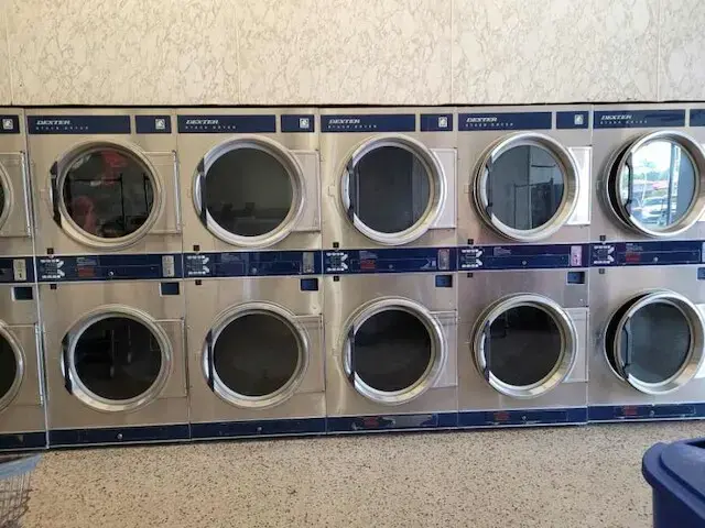Sun City Center Laundry and Dry Cleaning - Image 8