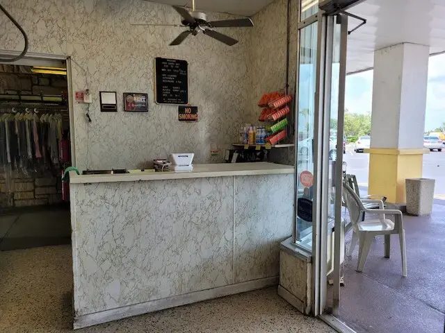 Sun City Center Laundry and Dry Cleaning thumbnail 5