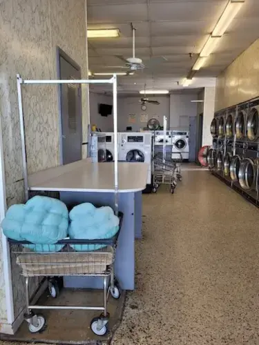 Sun City Center Laundry and Dry Cleaning - Image 4