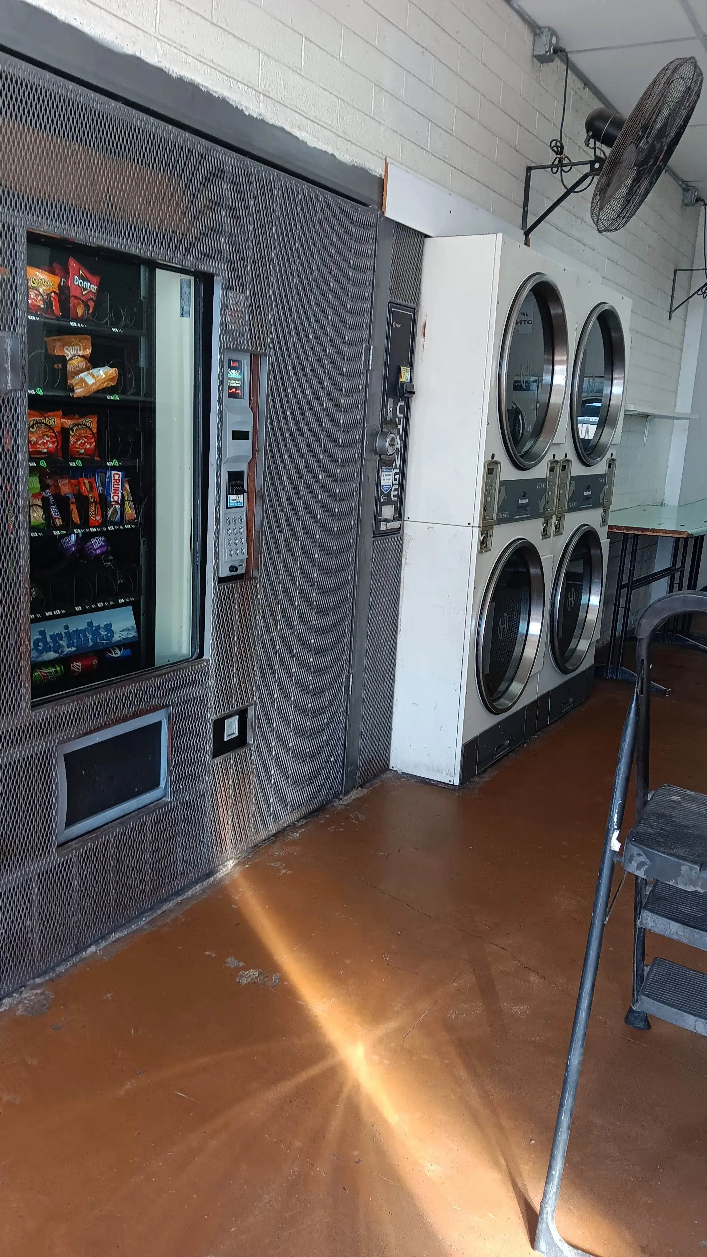 Sun City Dry Cleaners & Laundry - Image 5