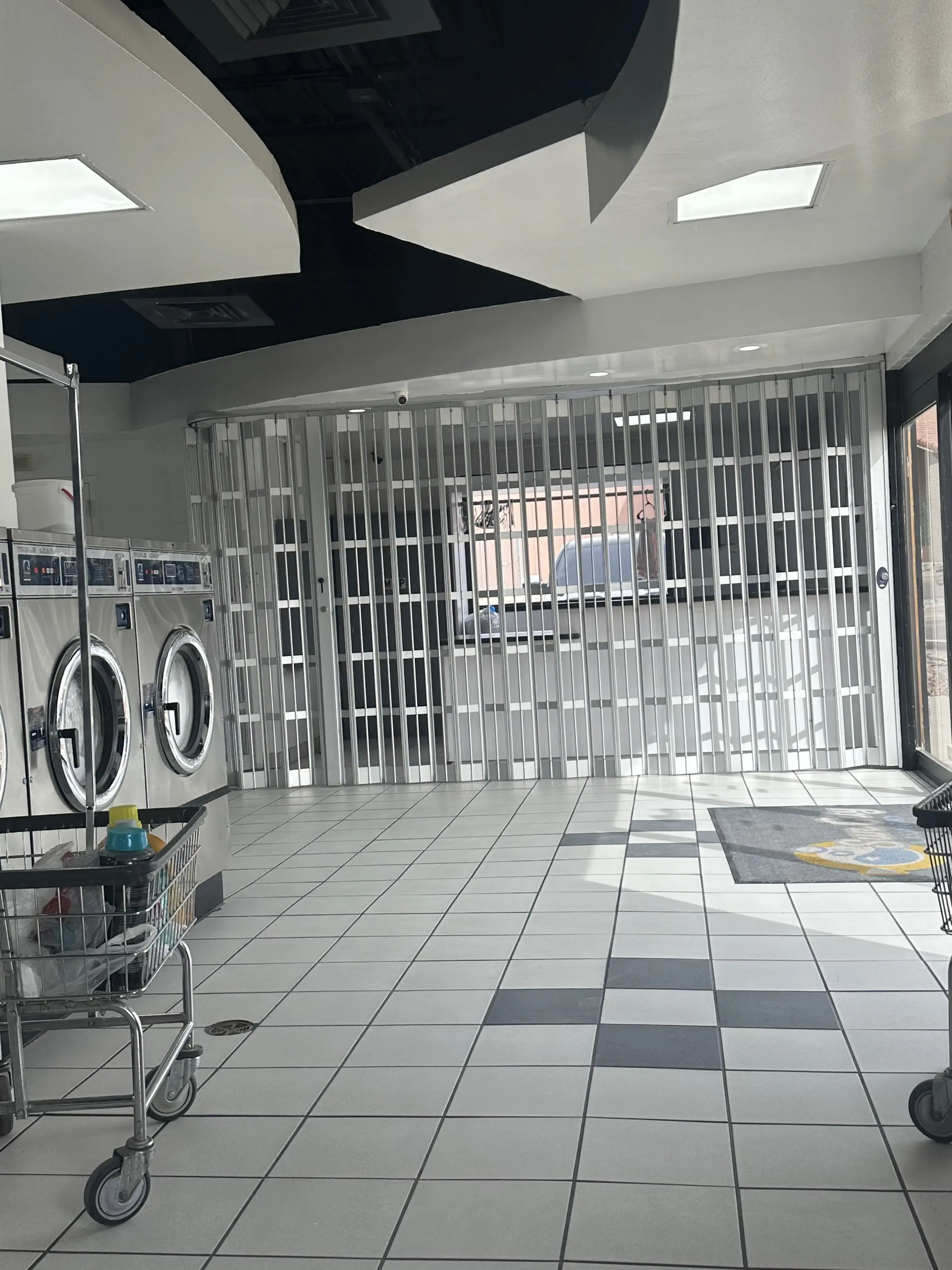 Sun City Laundry - Image 6