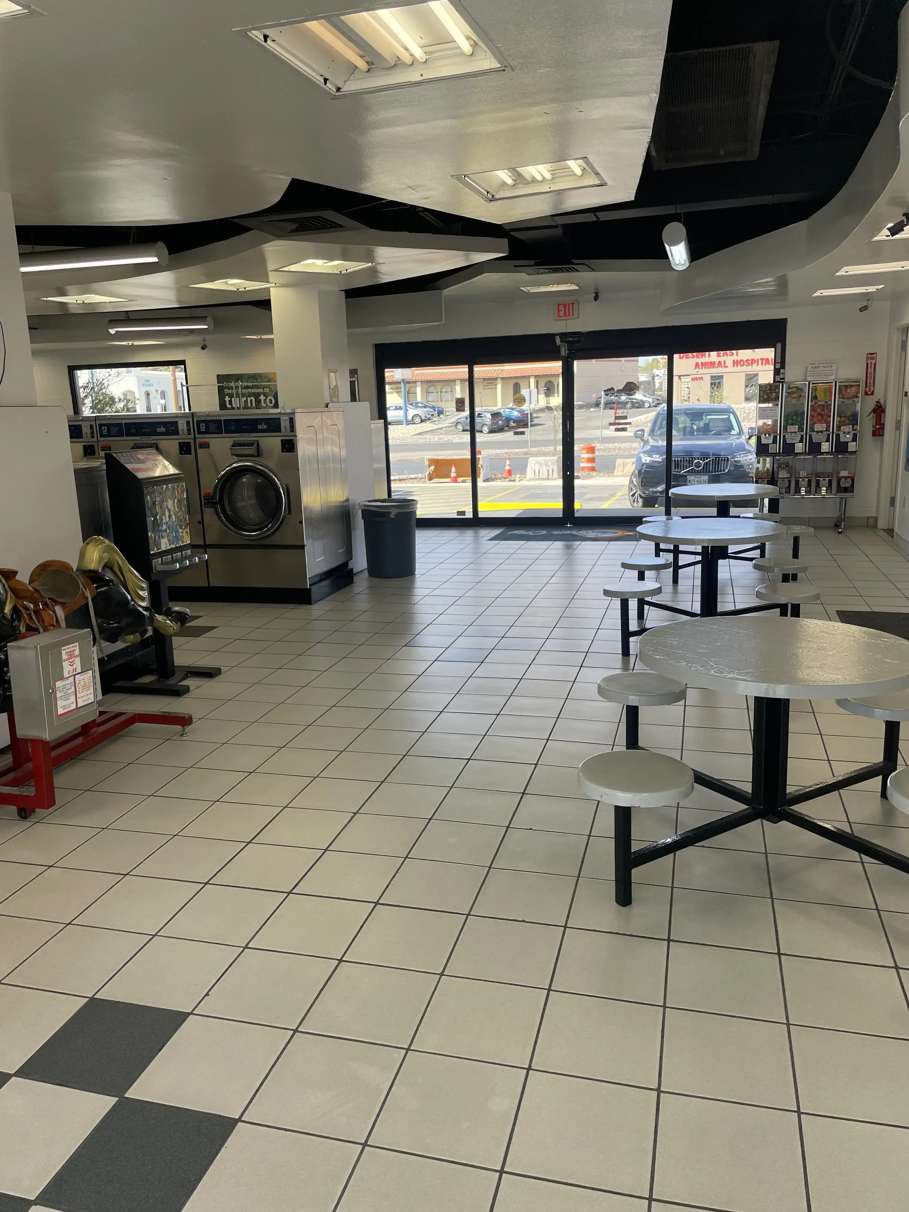 Sun City Laundry - Image 5